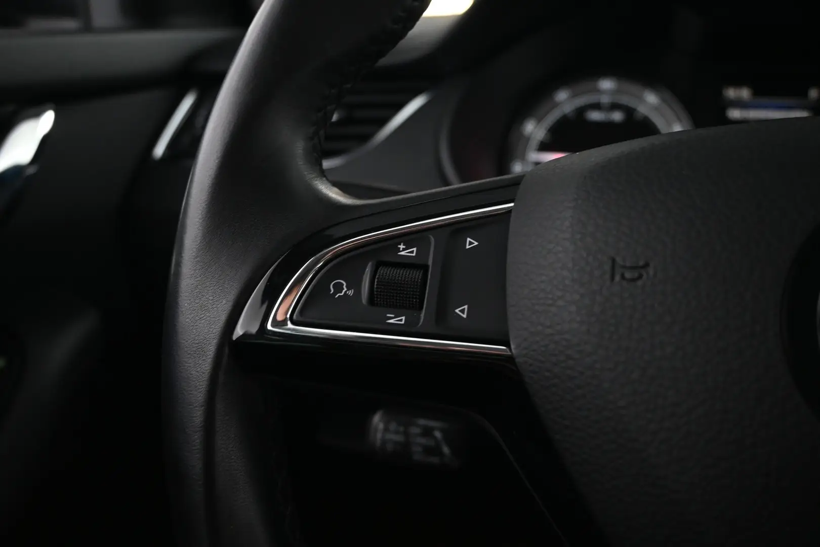 Car Image - 7sO8E5x2cp5sx5L7TI8sZL