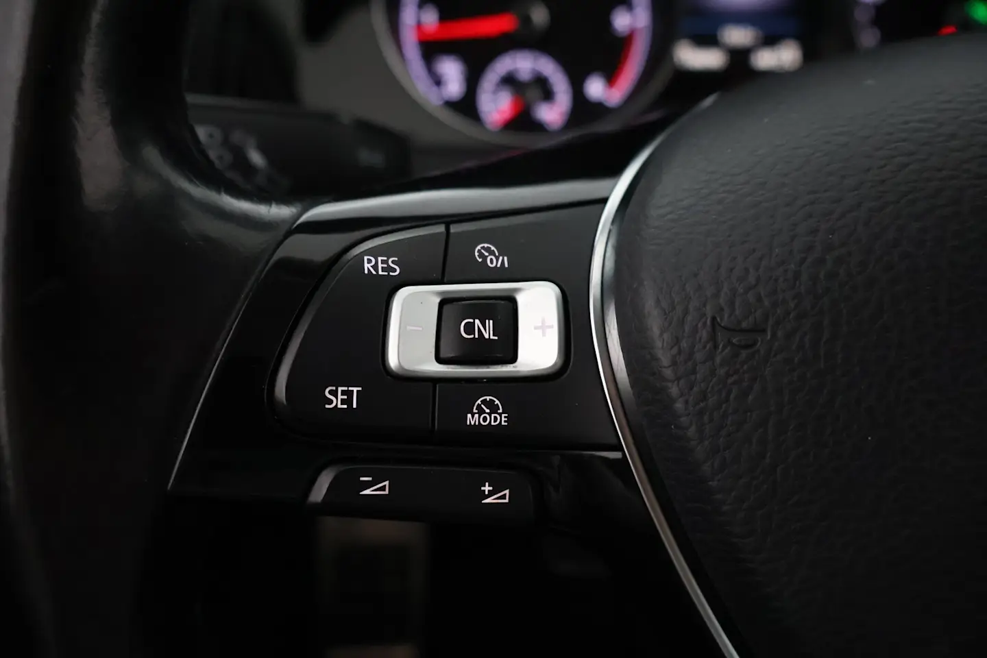 Car Image - 5uQHB8fr855i52ywVKV1gb