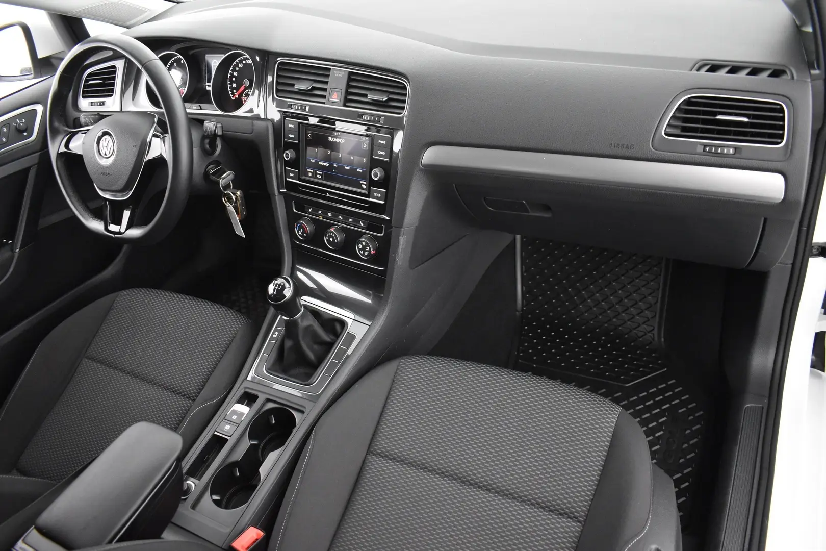 Car Image - 6mYDKD5XtfdO3aaplZ6YRO