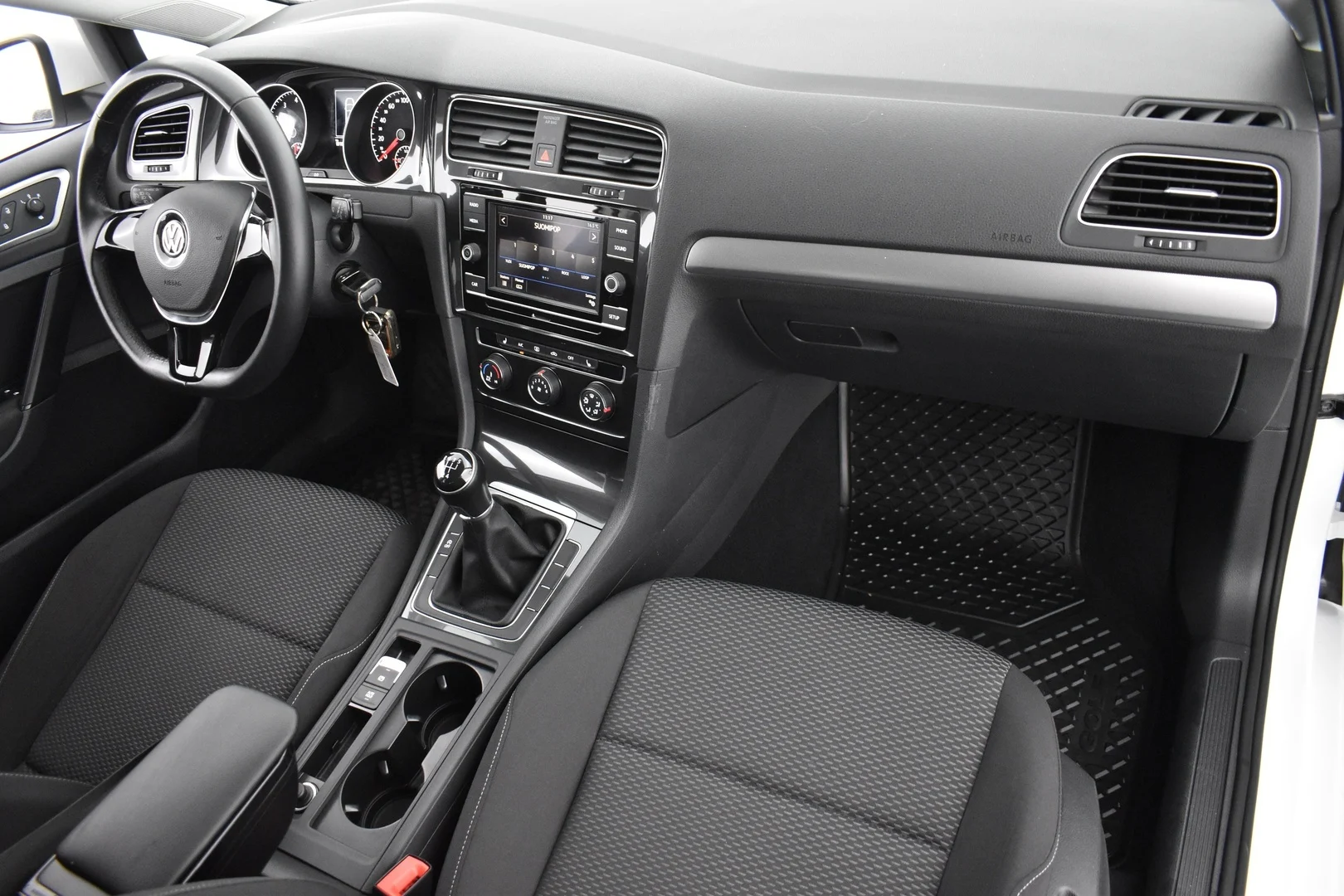 Car Image - 6mYDKD5XtfdO3aaplZ6YRO