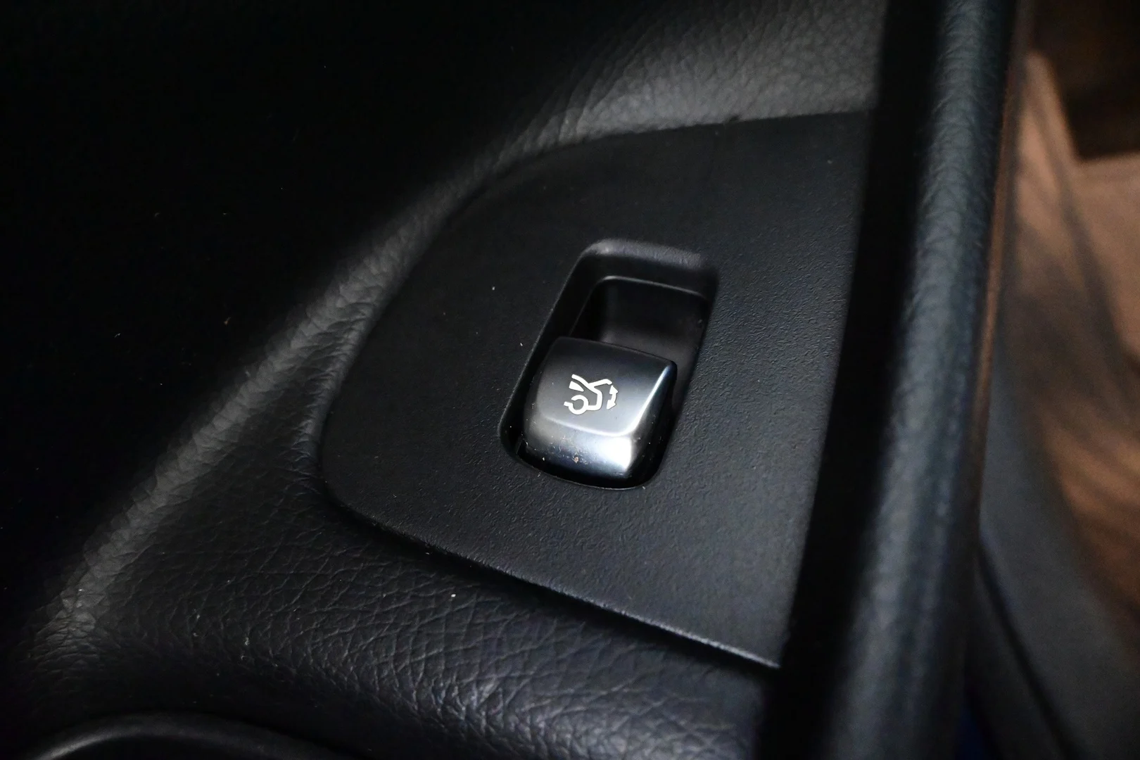 Car Image - 1Rx2uWiD6vJk4k3HmvgTuy