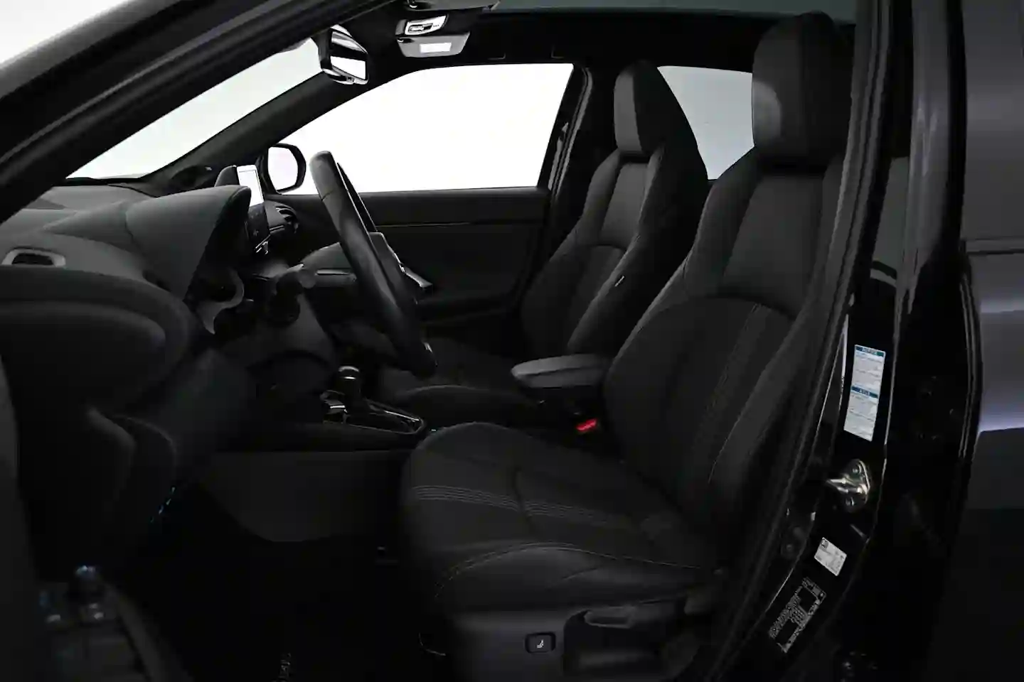 Car Image - 14DBduBVlzPTYMZouDvpUn
