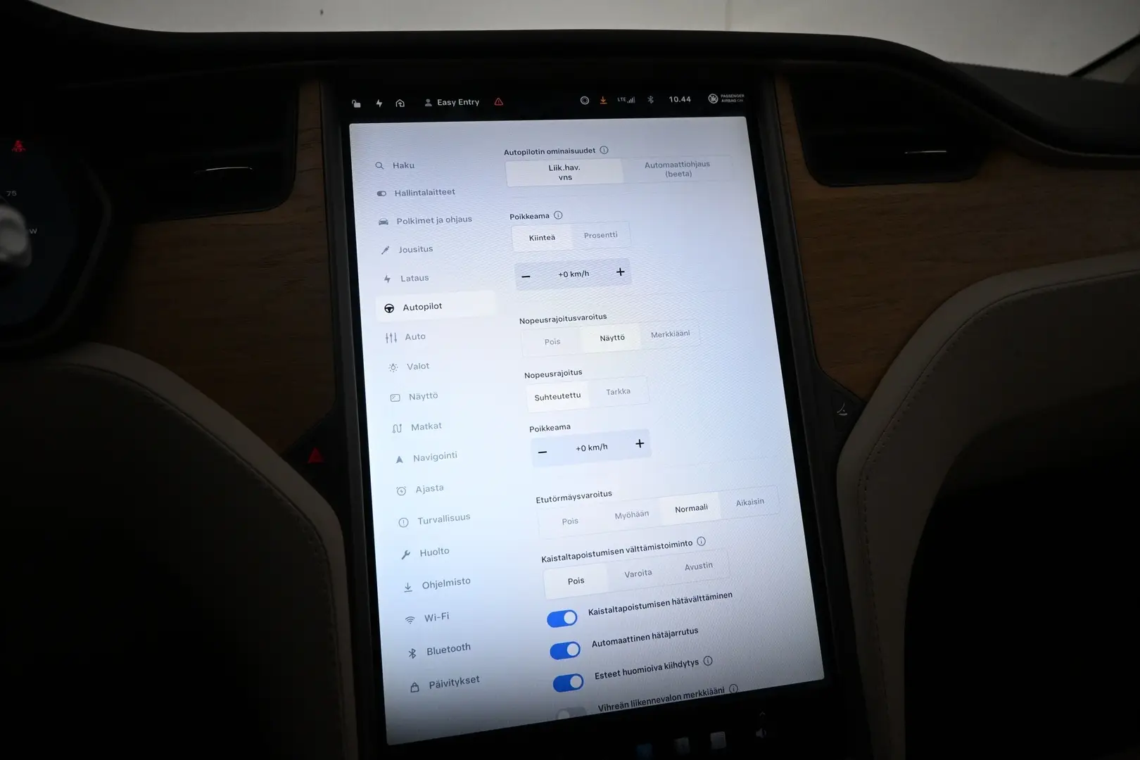 Car Image - 7v5E37ez4iaST2zpj2sleO