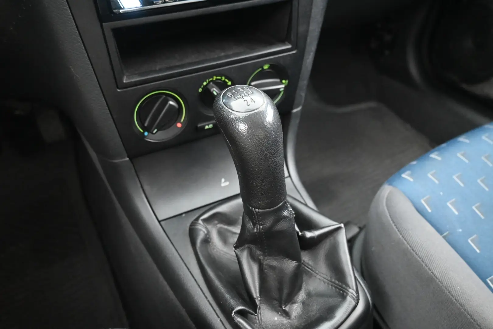 Car Image - 2L0oXsK3APjarkPiTFpnpW