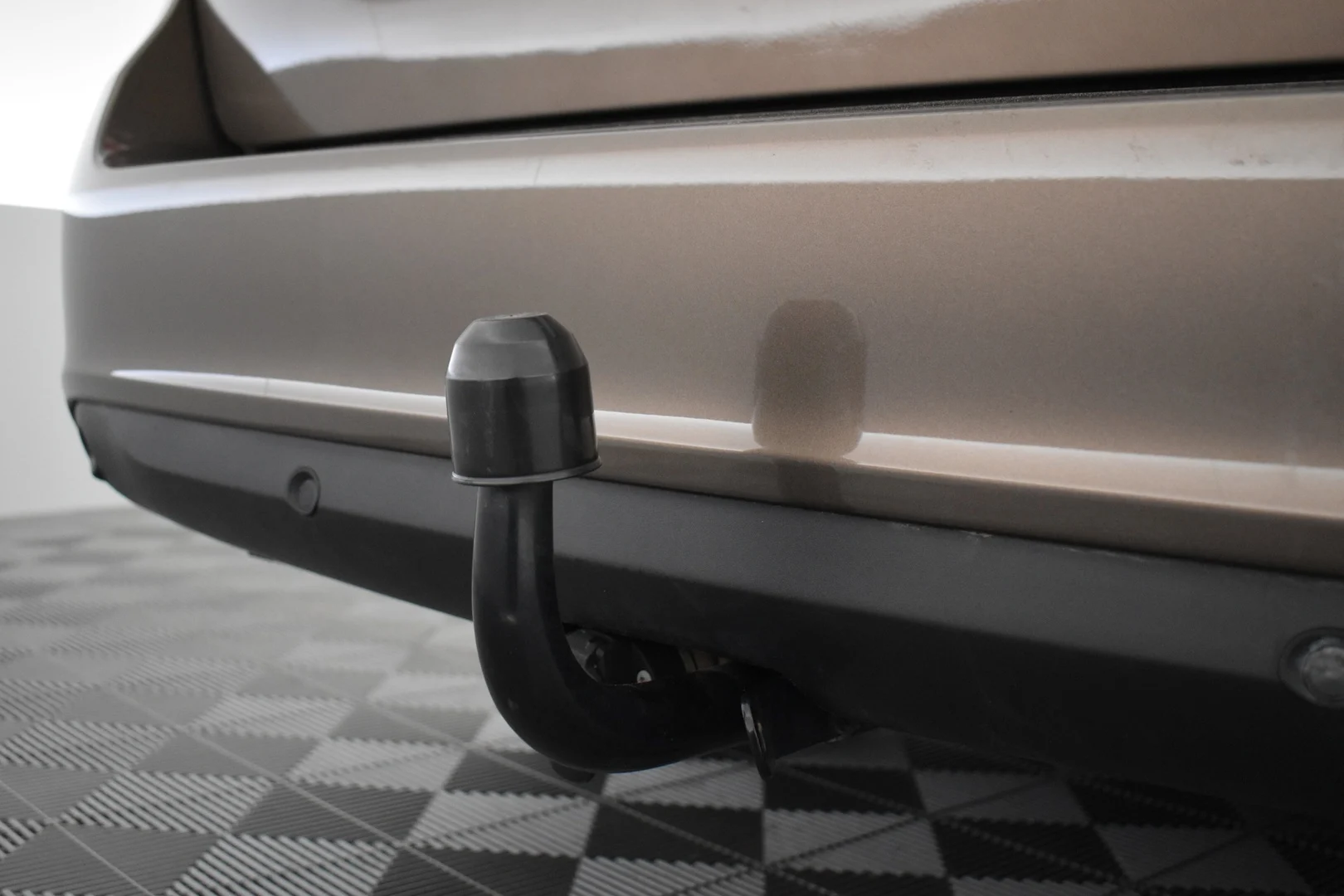 Car Image - 1OKxRQtFtiOLdXLsXKW8bl