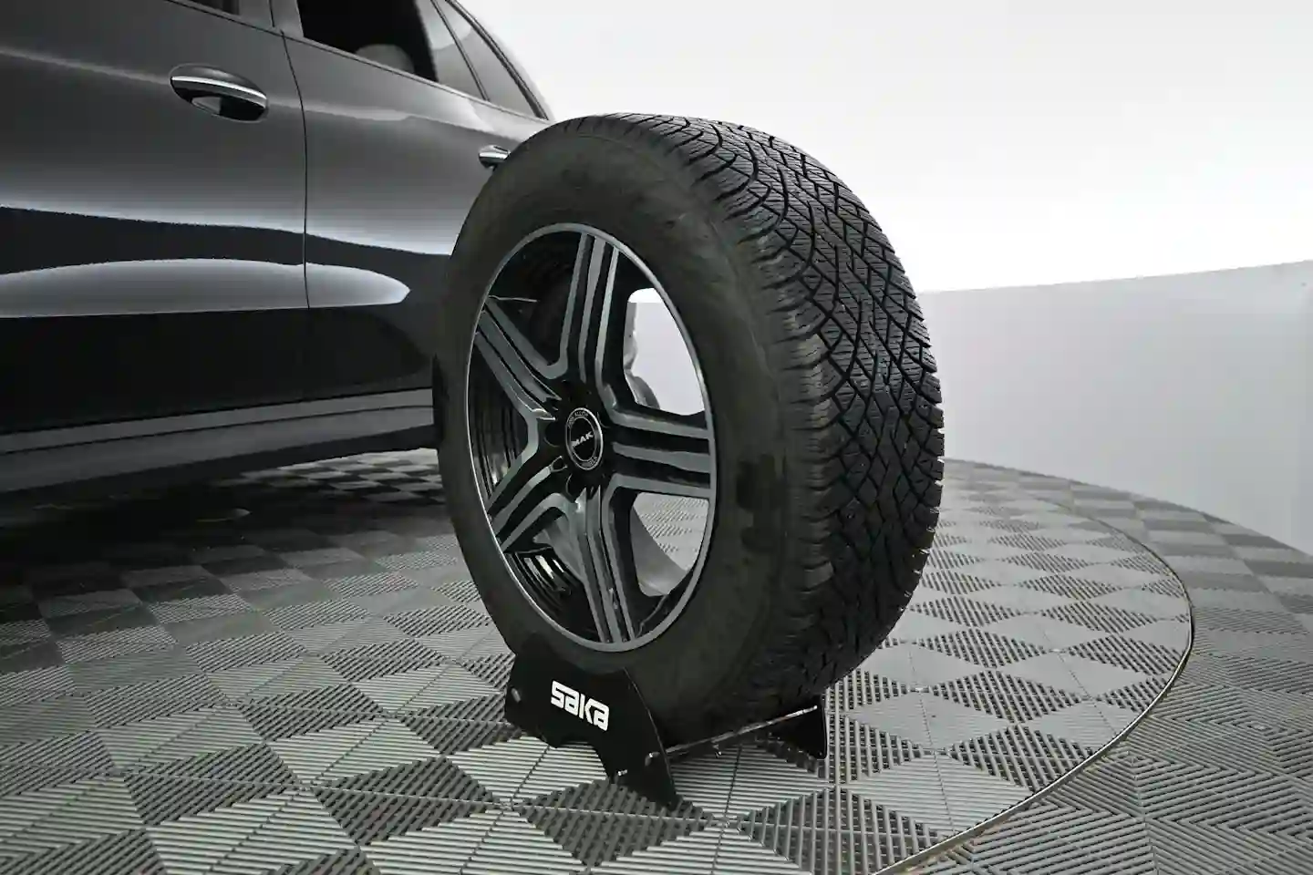 Car Image - 5MjYiR5HuNuoAxjdmQeTFF