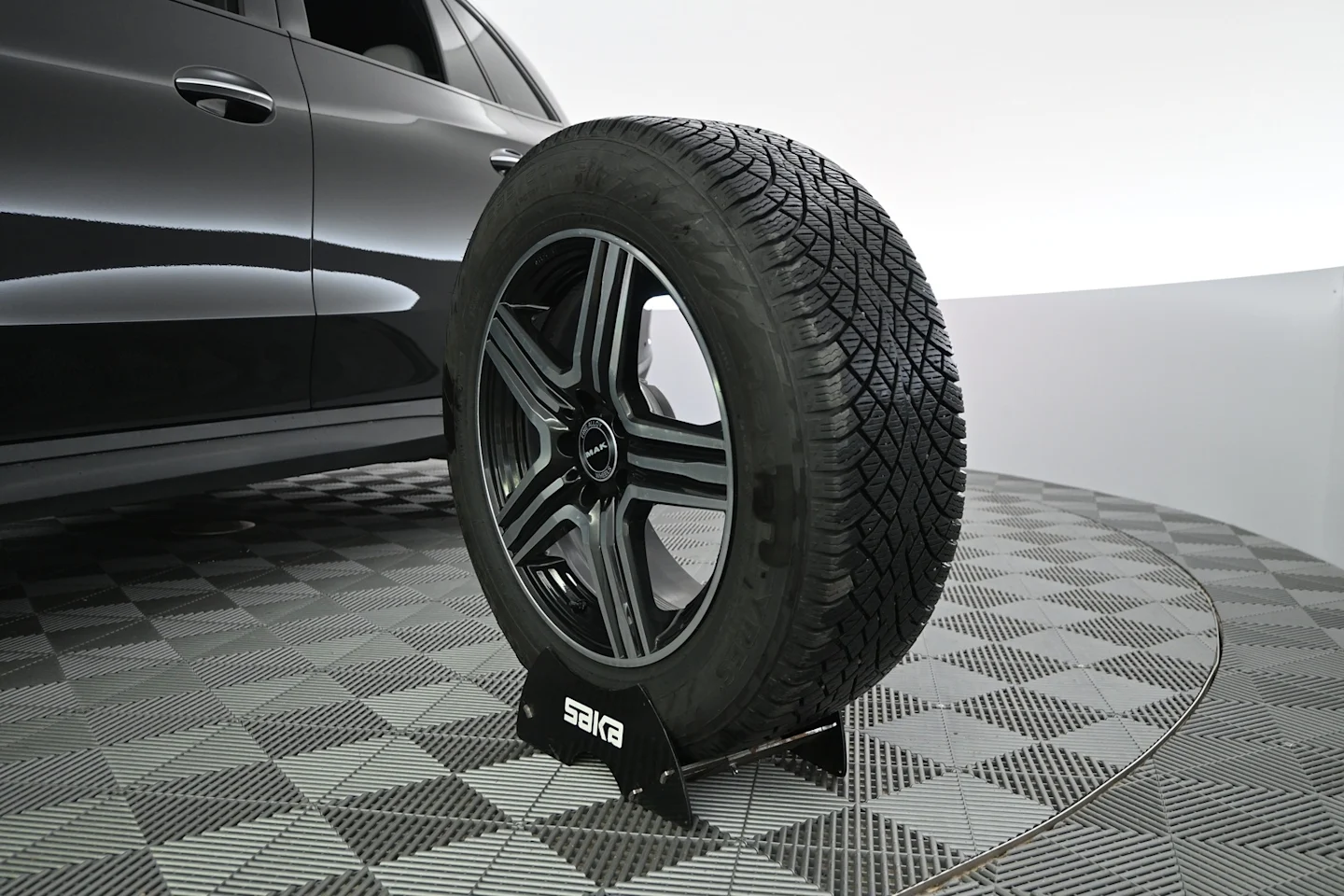 Car Image - 5MjYiR5HuNuoAxjdmQeTFF