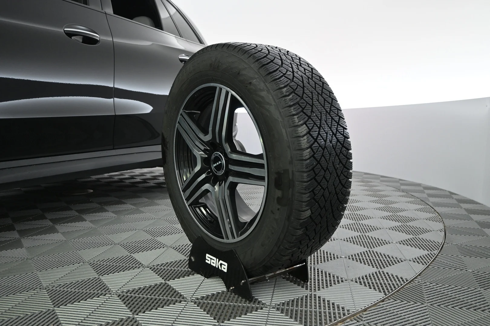 Car Image - 5MjYiR5HuNuoAxjdmQeTFF