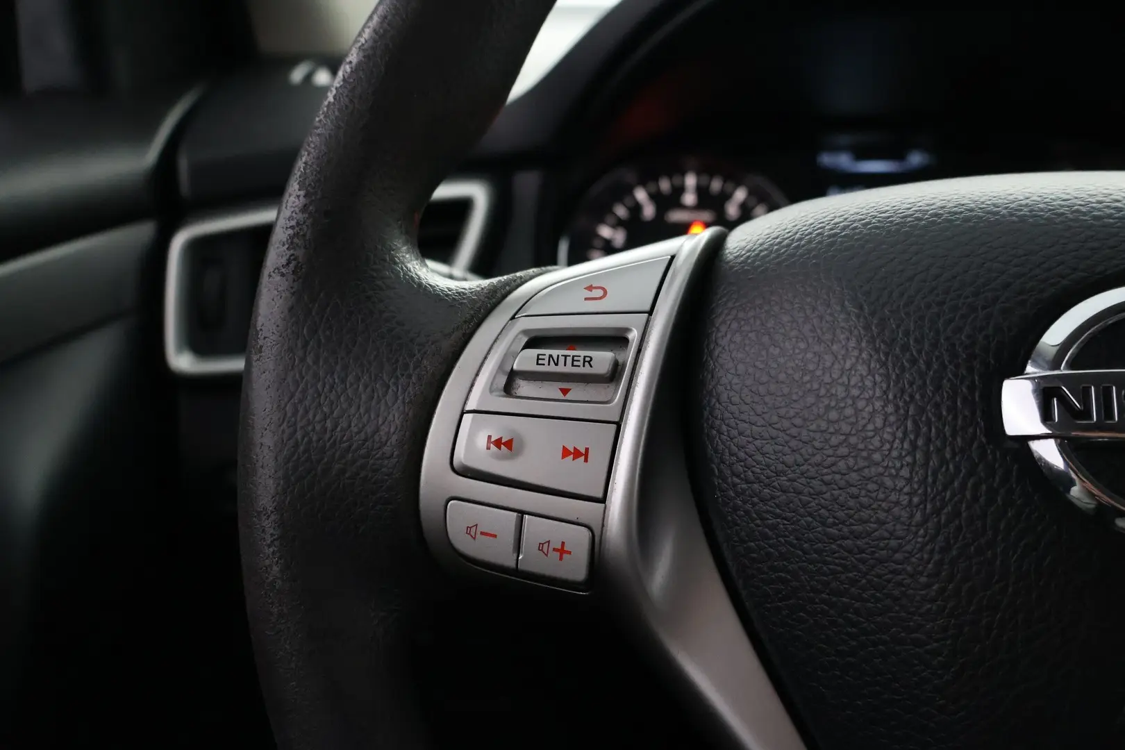 Car Image - 4V3EjnePG7LVuG1aPyBs5t