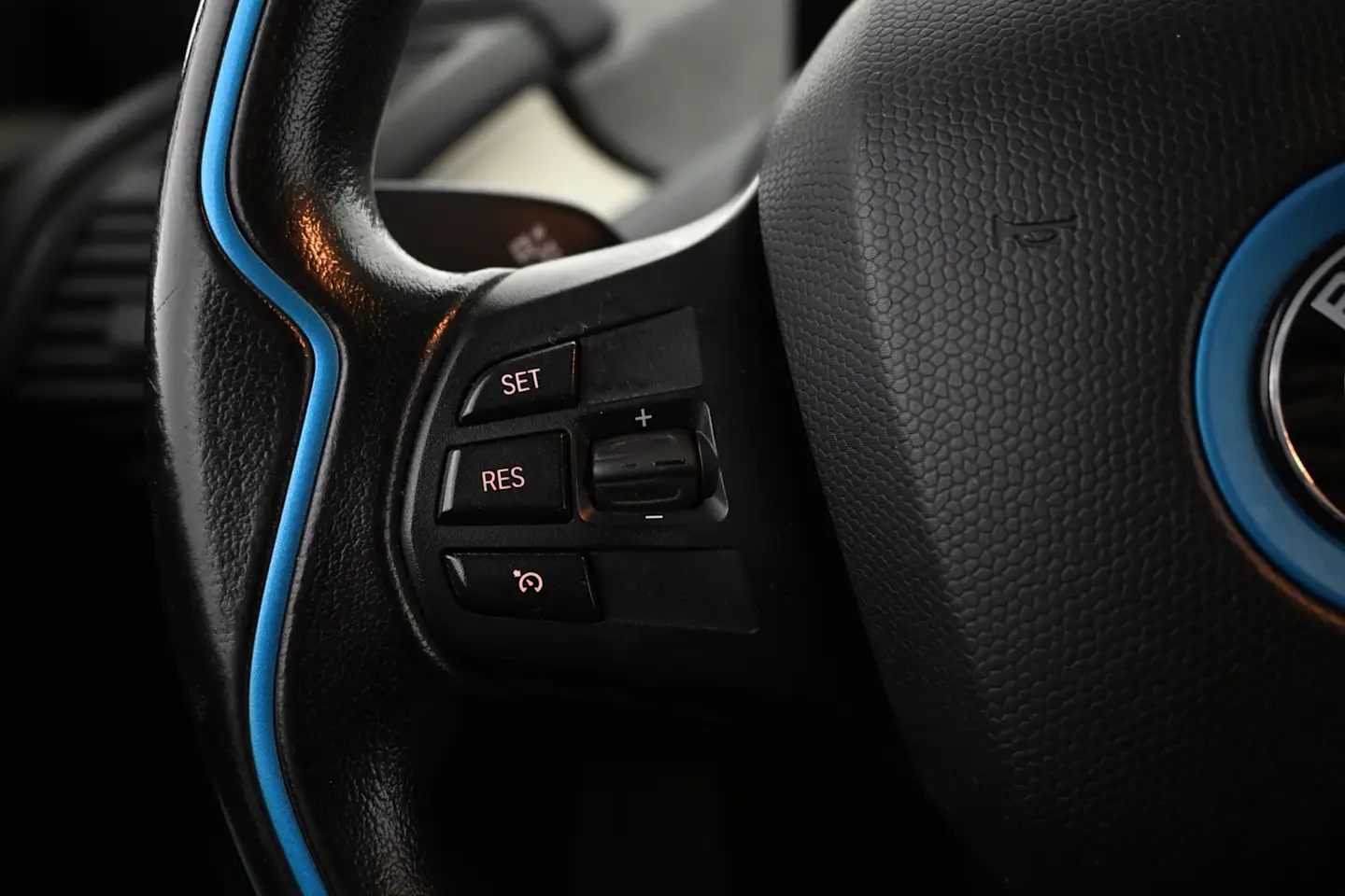 Car Image - 5O0oIB1f76HX5tRnqiEFp3