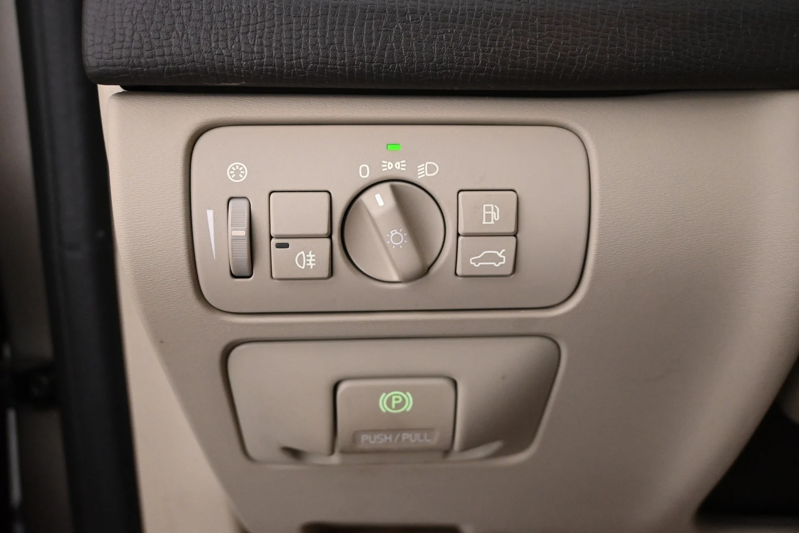 Car Image - 4IT9sEp8cEHjXu0O9qbwHK