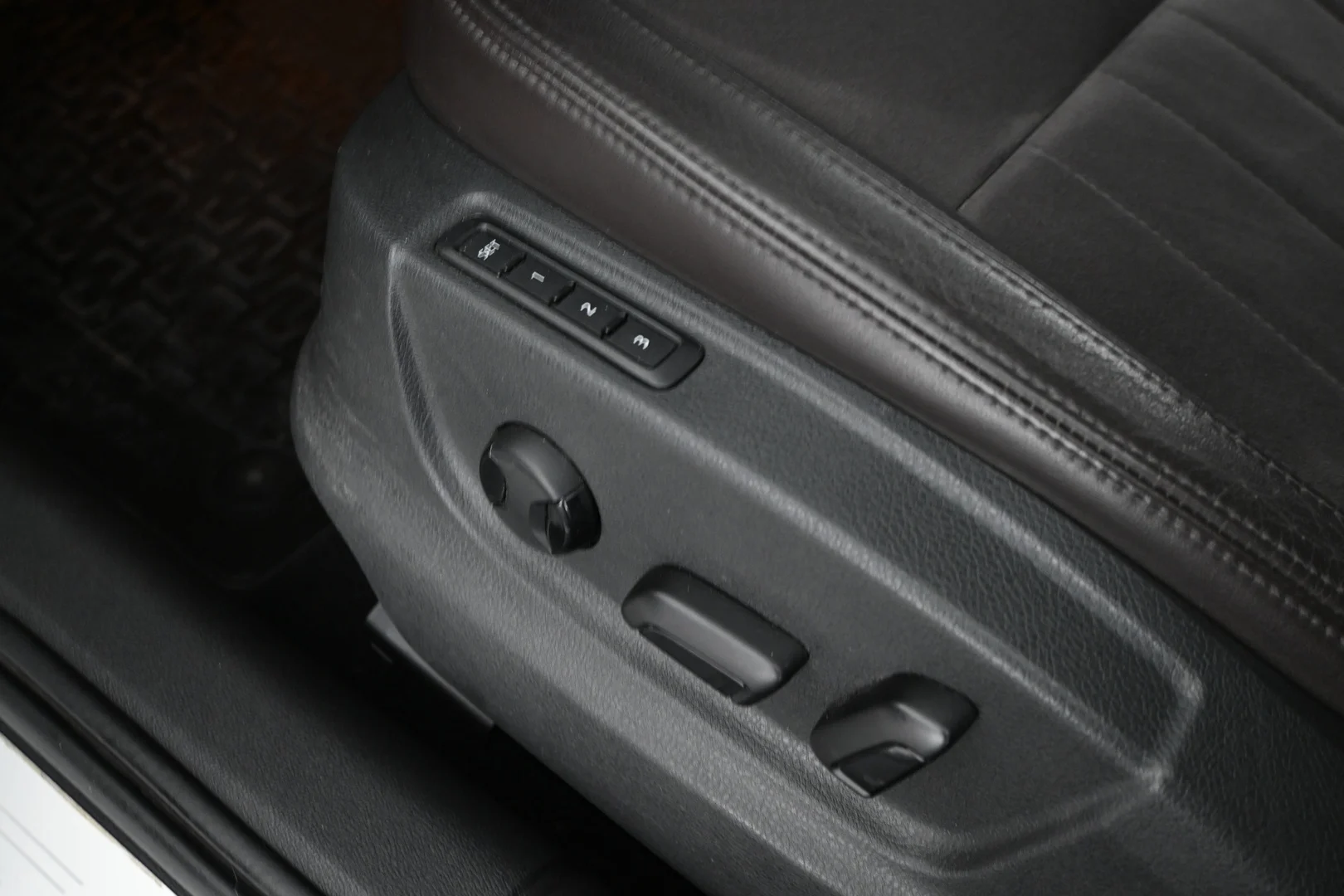 Car Image - 7wYgDlljM4K70Rgk8wYsQM