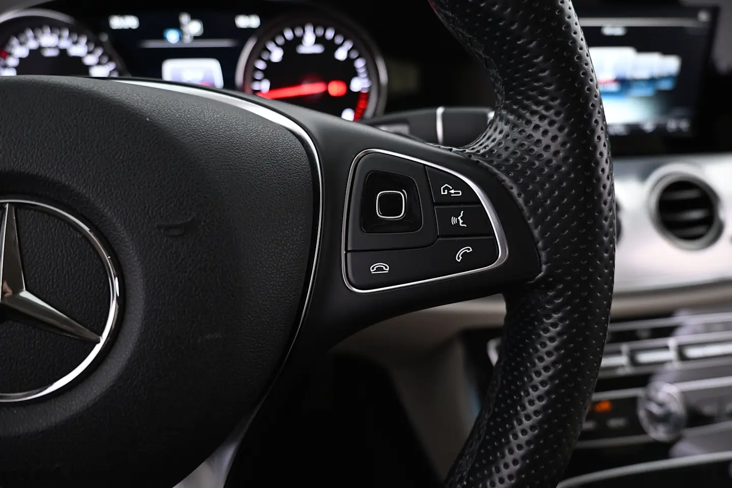 Car Image - TyTXZ7QPZHVqi9To8TksX
