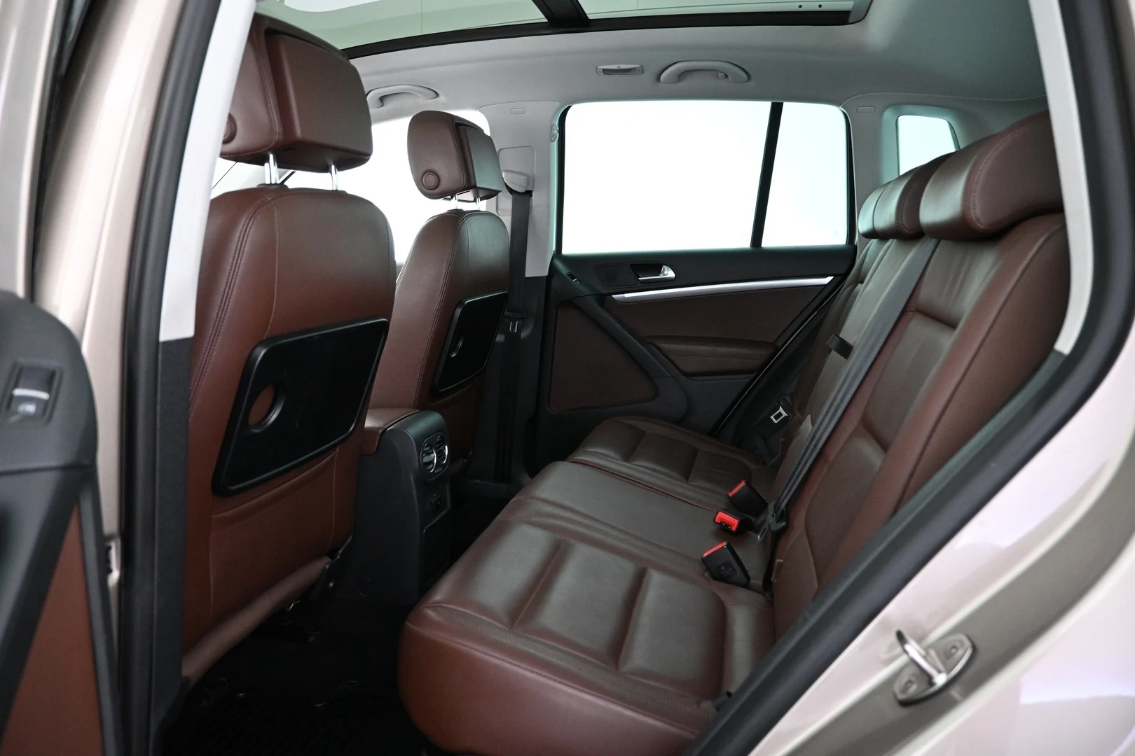 Car Image - 6VmXi0Xvgg7ssH6tTFyXwO