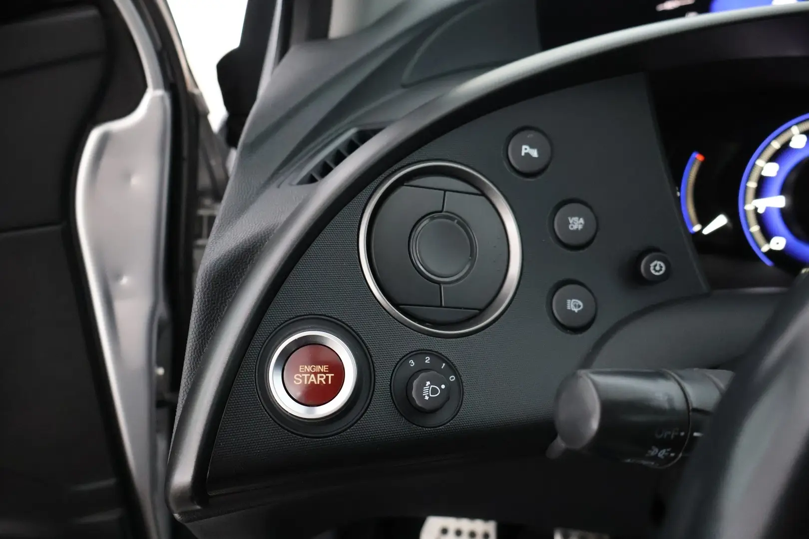Car Image - 5fwi4MthWIFWmdEtRbaTYI