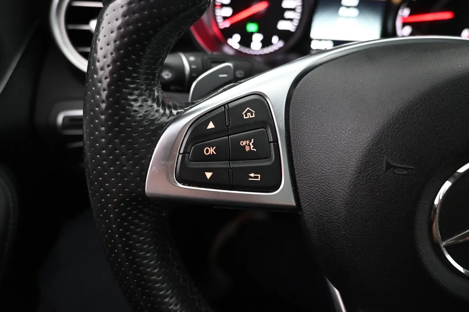 Car Image - 5I6QvD6NHEatTZWDhsLR91