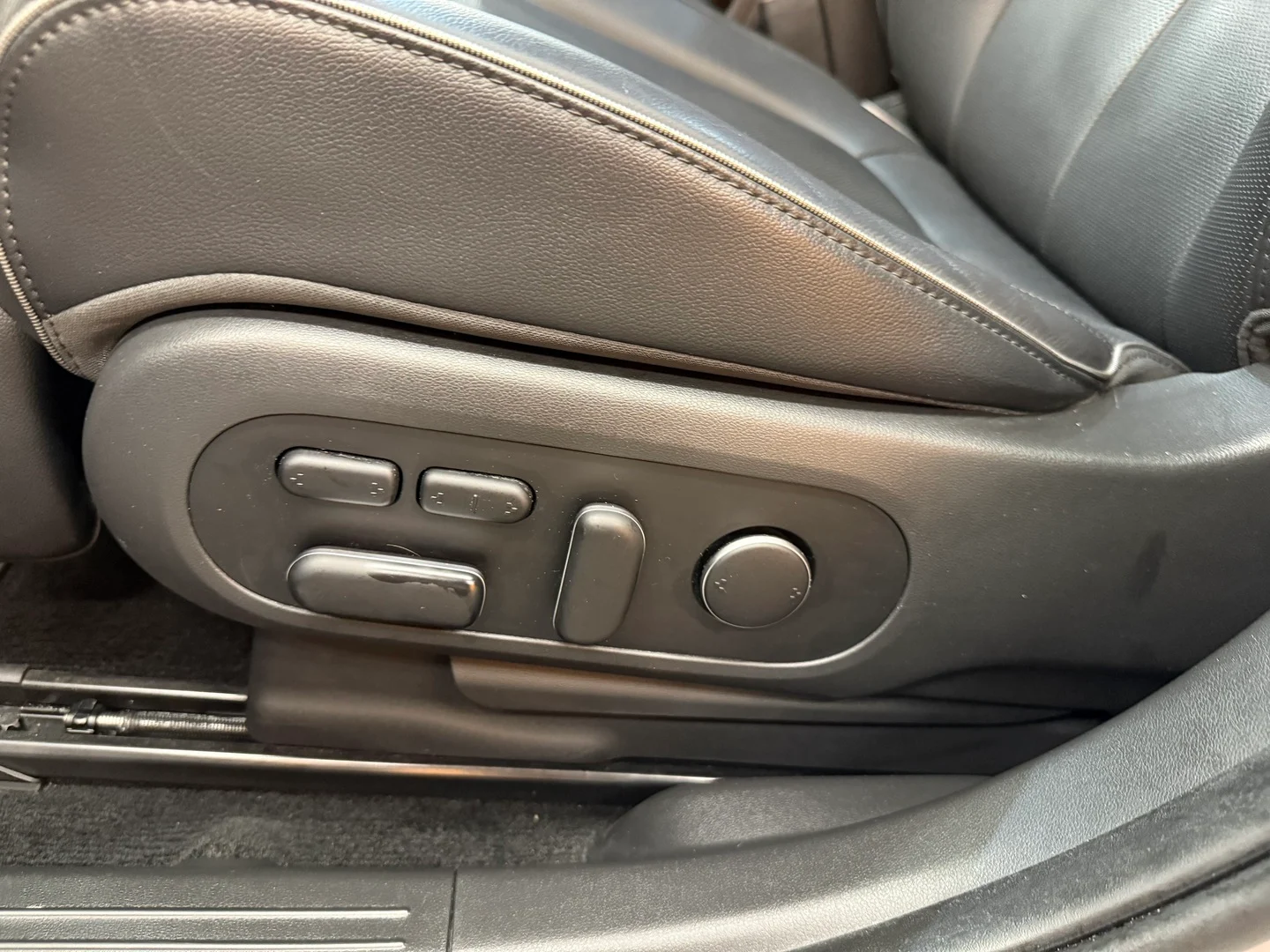 Car Image - 6R8z4dfygPyaJ0pEZnoDDS