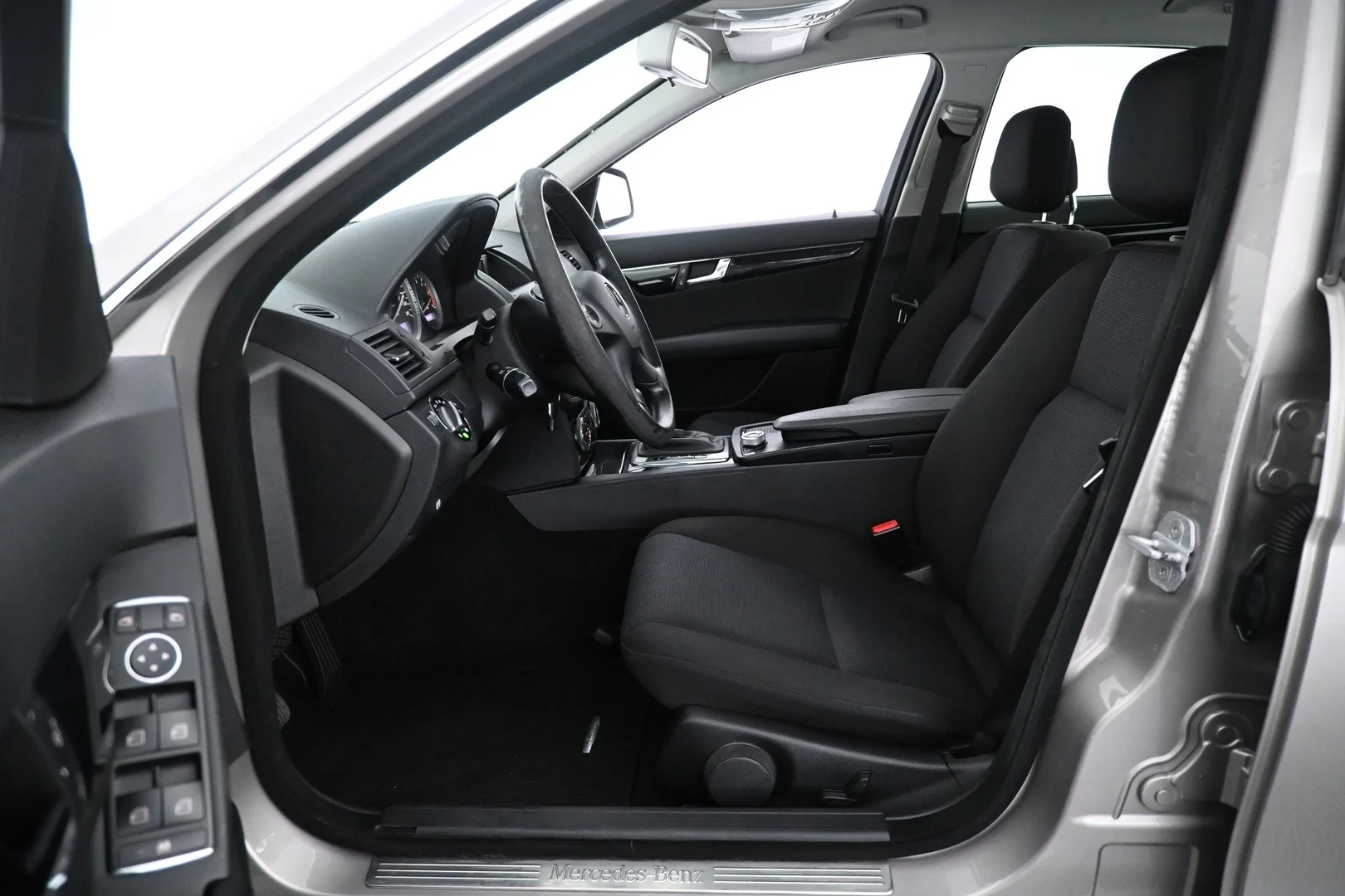 Car Image - 2cVxRjBnHZotTZbMOexOmV