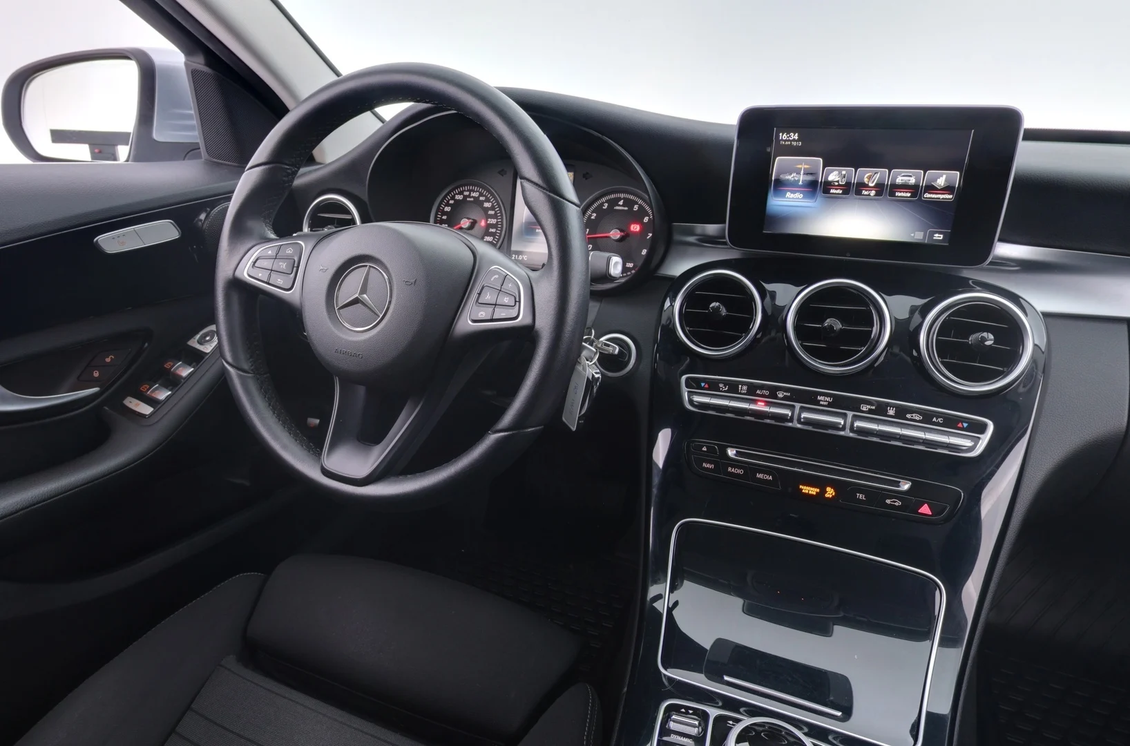 Car Image - ogRHLvv1UQFW4B7LPhD67