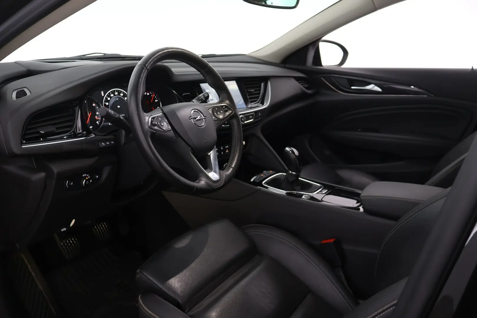 Car Image - 6ZpiFdJeLFY4i0Dn8hp2te