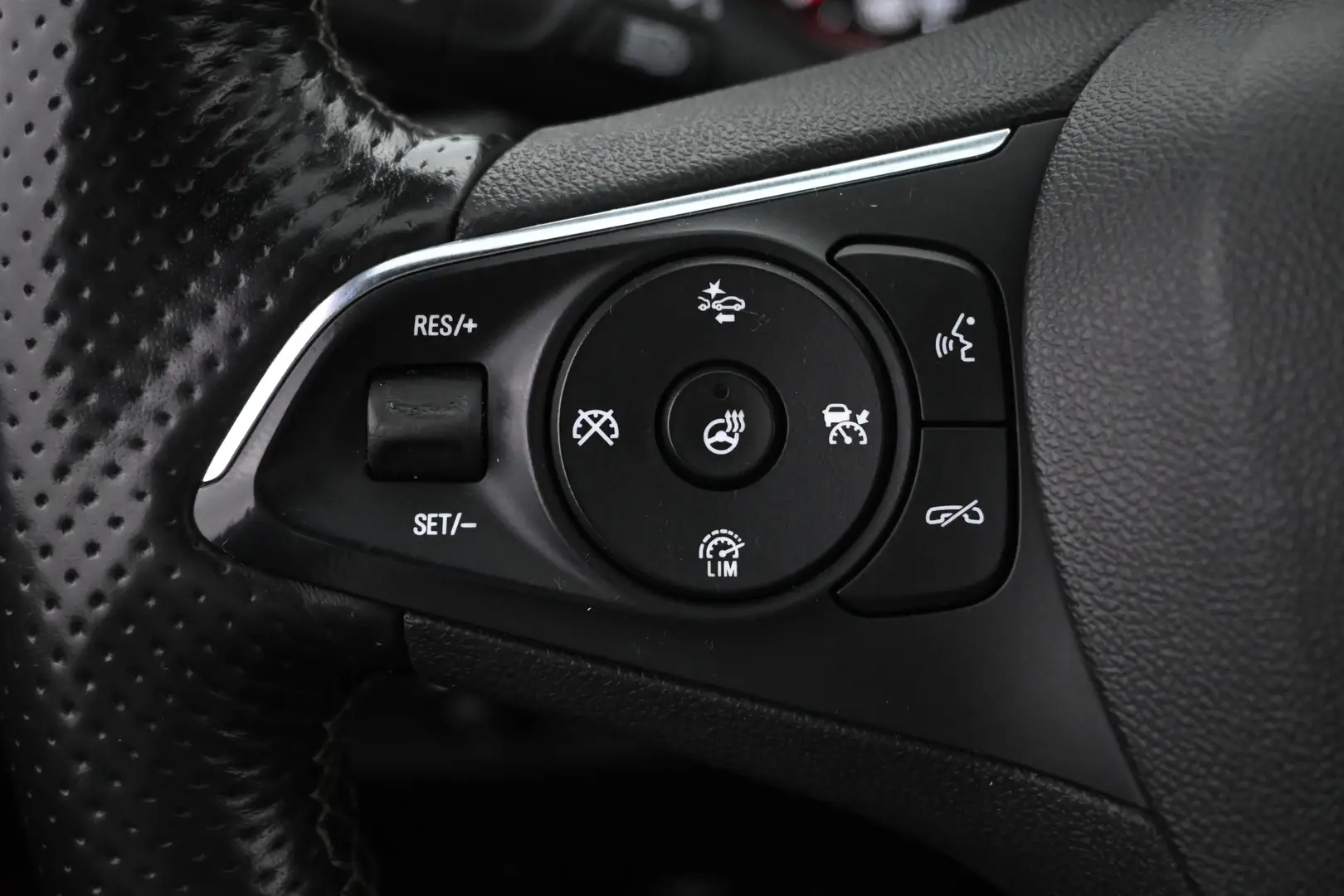Car Image - 30T7RJbzdIxgF50ttIqZQT