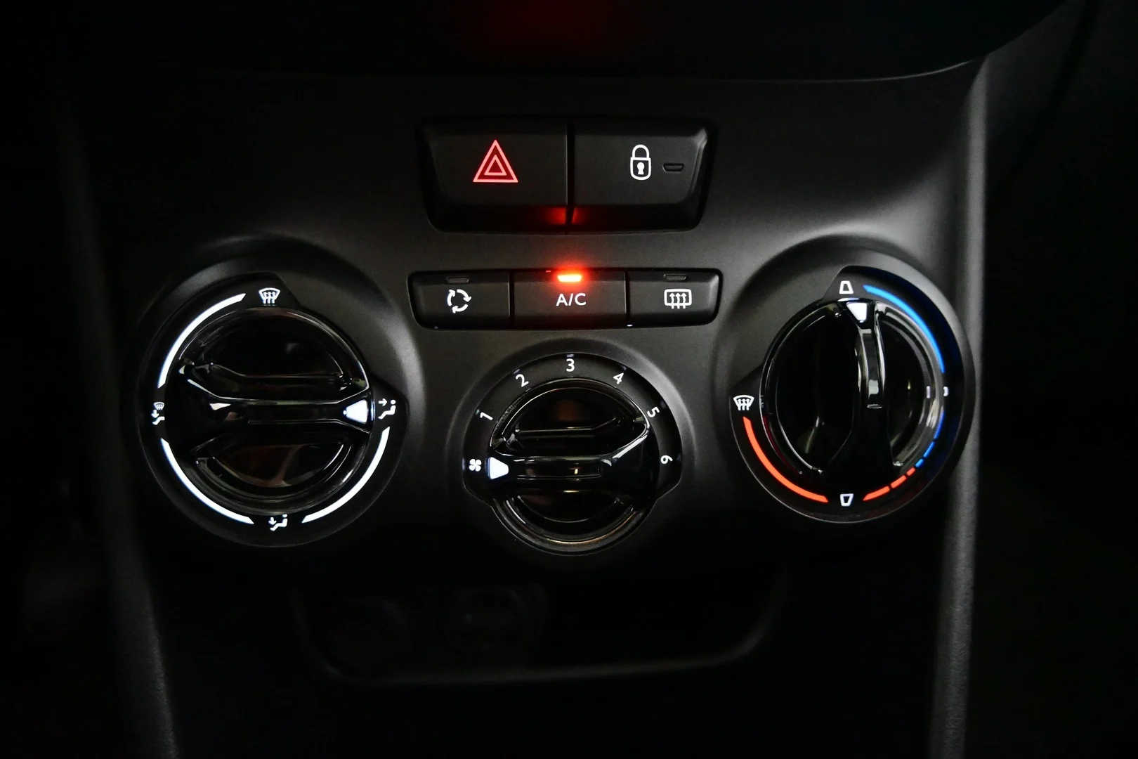 Car Image - 0jIywucNCcn2X4bDX2m2q
