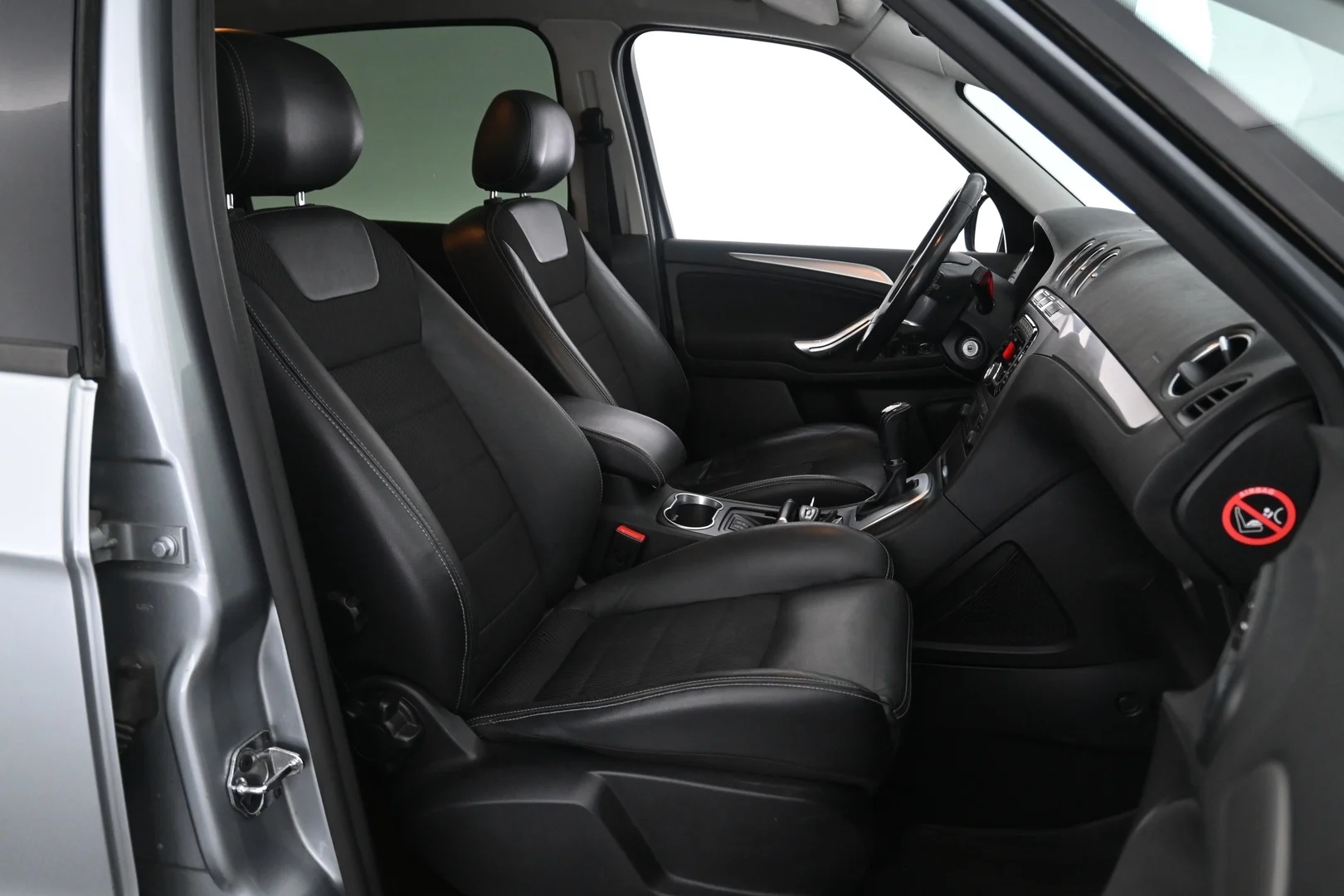 Car Image - 2cNQ7mdBQmKum51xKXoVMH