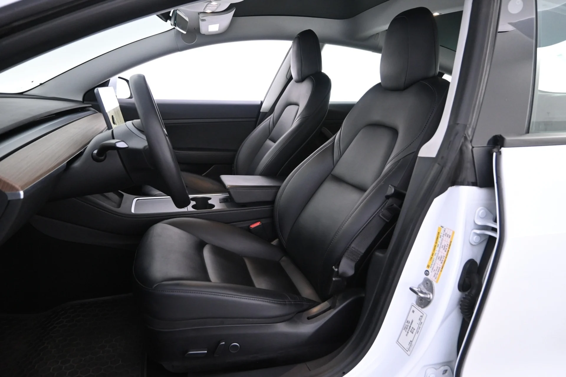 Car Image - 7C8IIaas8LQtaWRINDPBc5