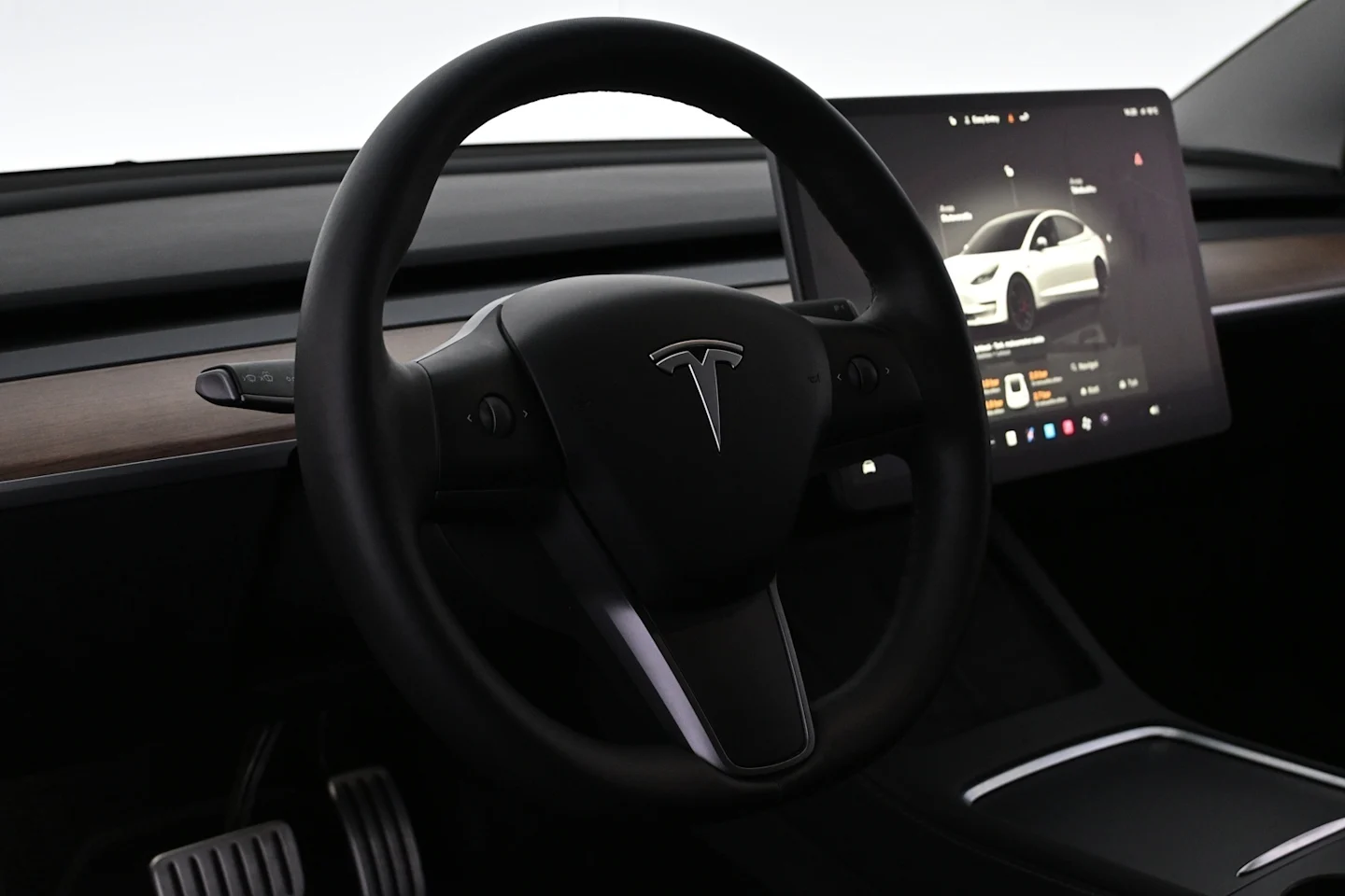 Car Image - Gr0PiJV5NPVNfdk0Cg6DO