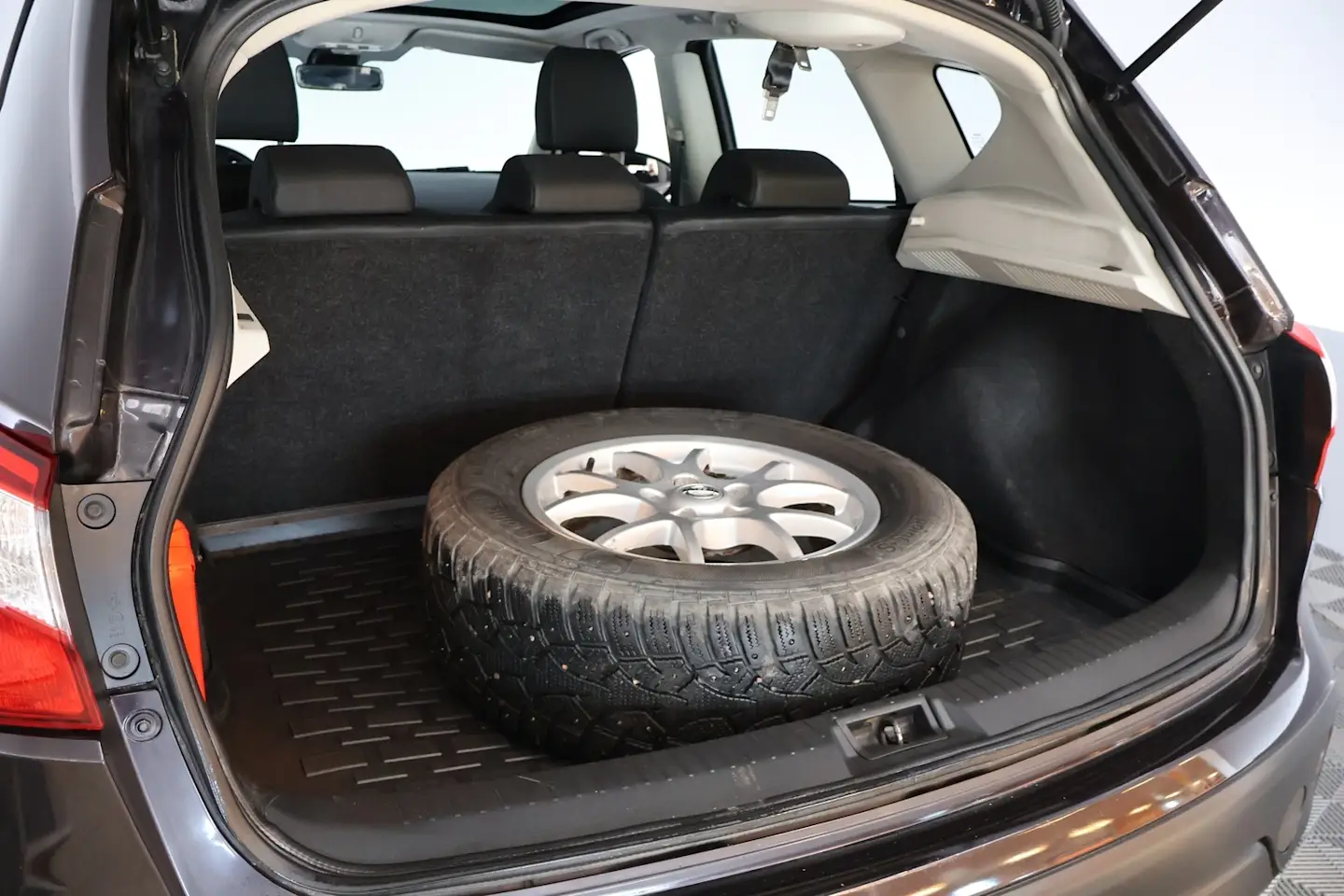 Car Image - 6YWz2TPf8Qdsrc7Jn1fZAP