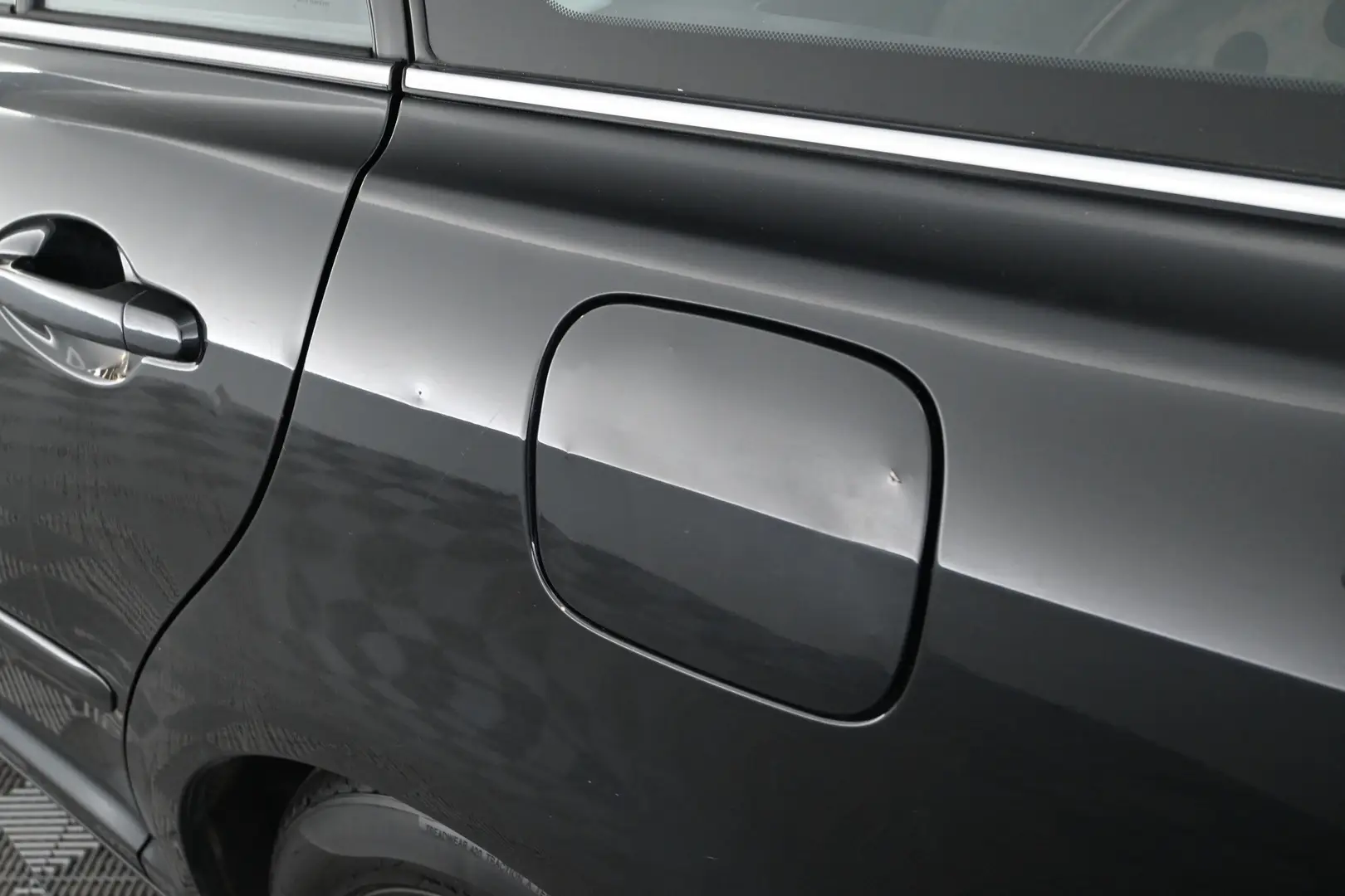Car Image - 7GxoNuUNDPteTo8v9NU3df
