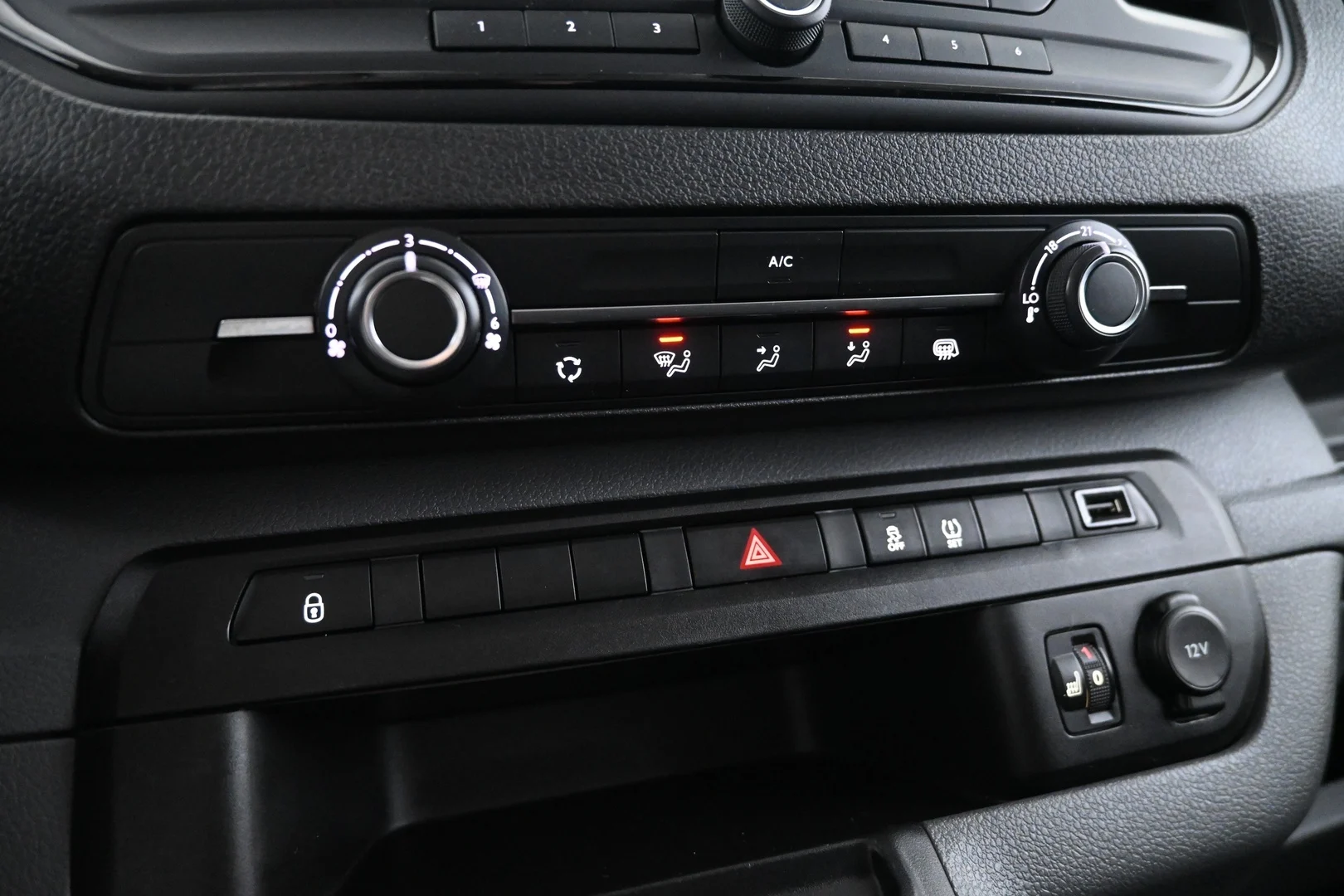 Car Image - 1lHO5GaGAEieRXZypUUPst