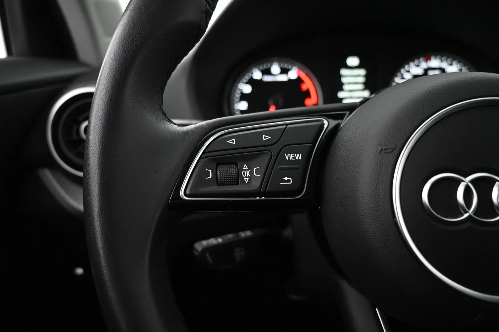Car Image - 5QgoLNcioxKUQHyGHKXy4b