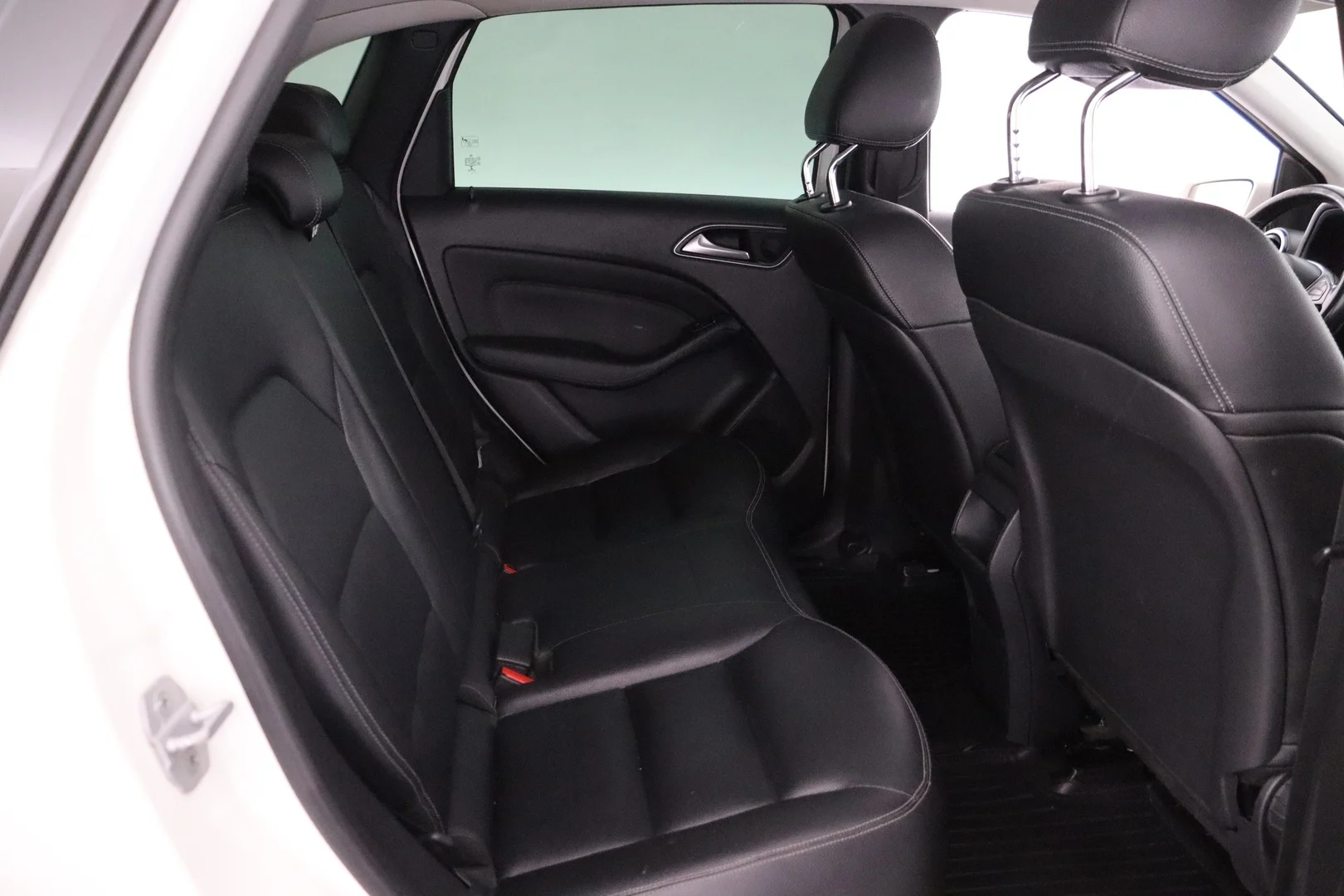 Car Image - 2Jb9mVvy8MAhboROXzbgMM