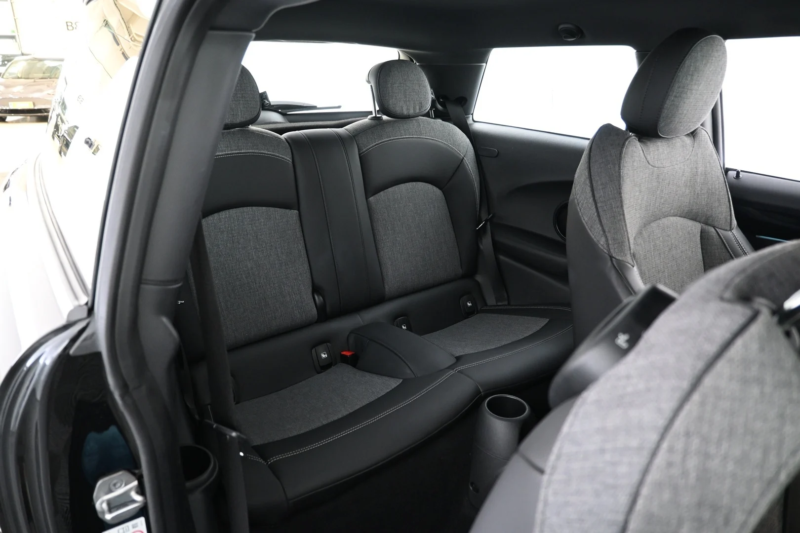 Car Image - 3FXpCFfengIY4ogoj0kYN
