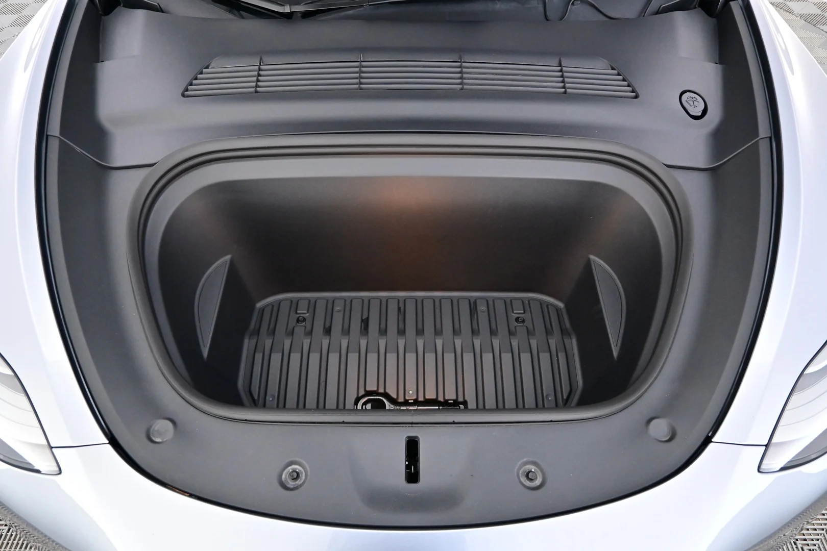 Car Image - cJK19QVybosn69r9jumE6