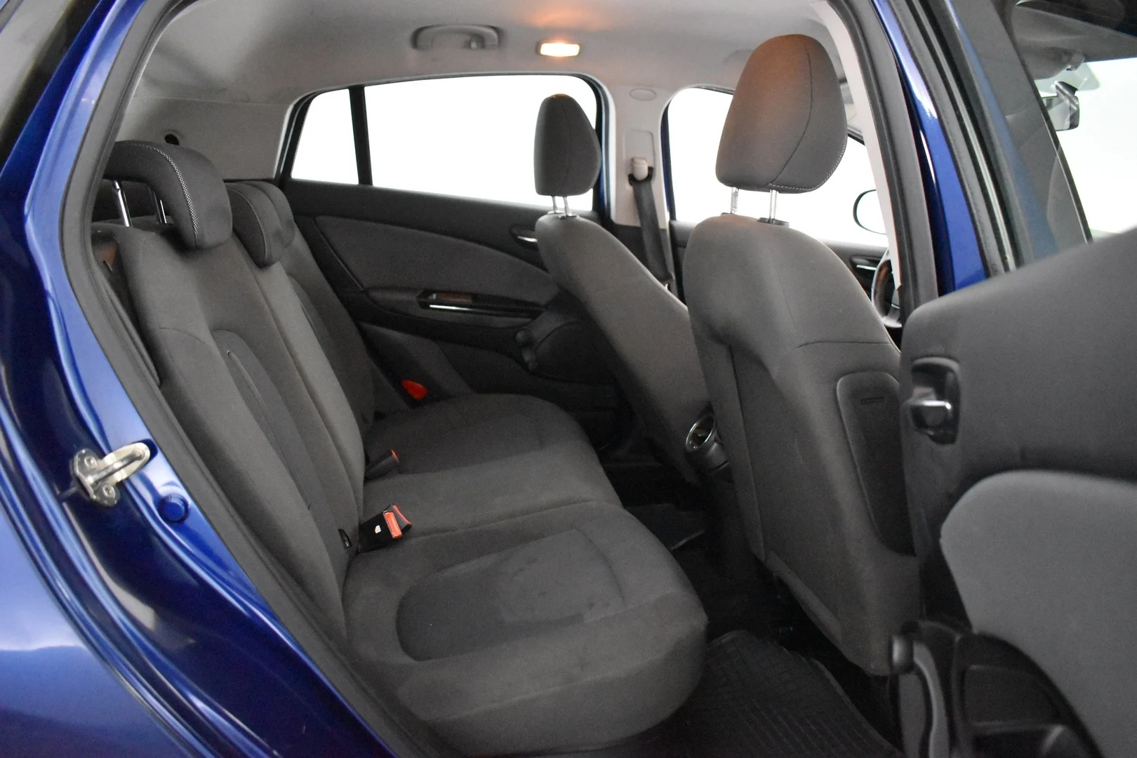 Car Image - 1YTaTLD1x5vybCvpCjoISk