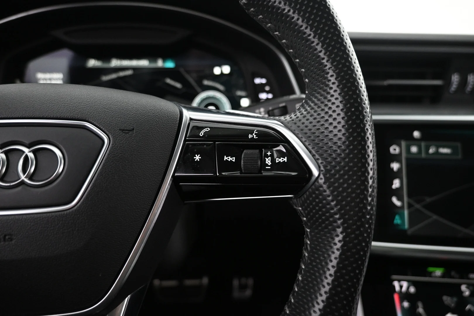 Car Image - 4CRydh2Ig3xDpMyAd8rWxT