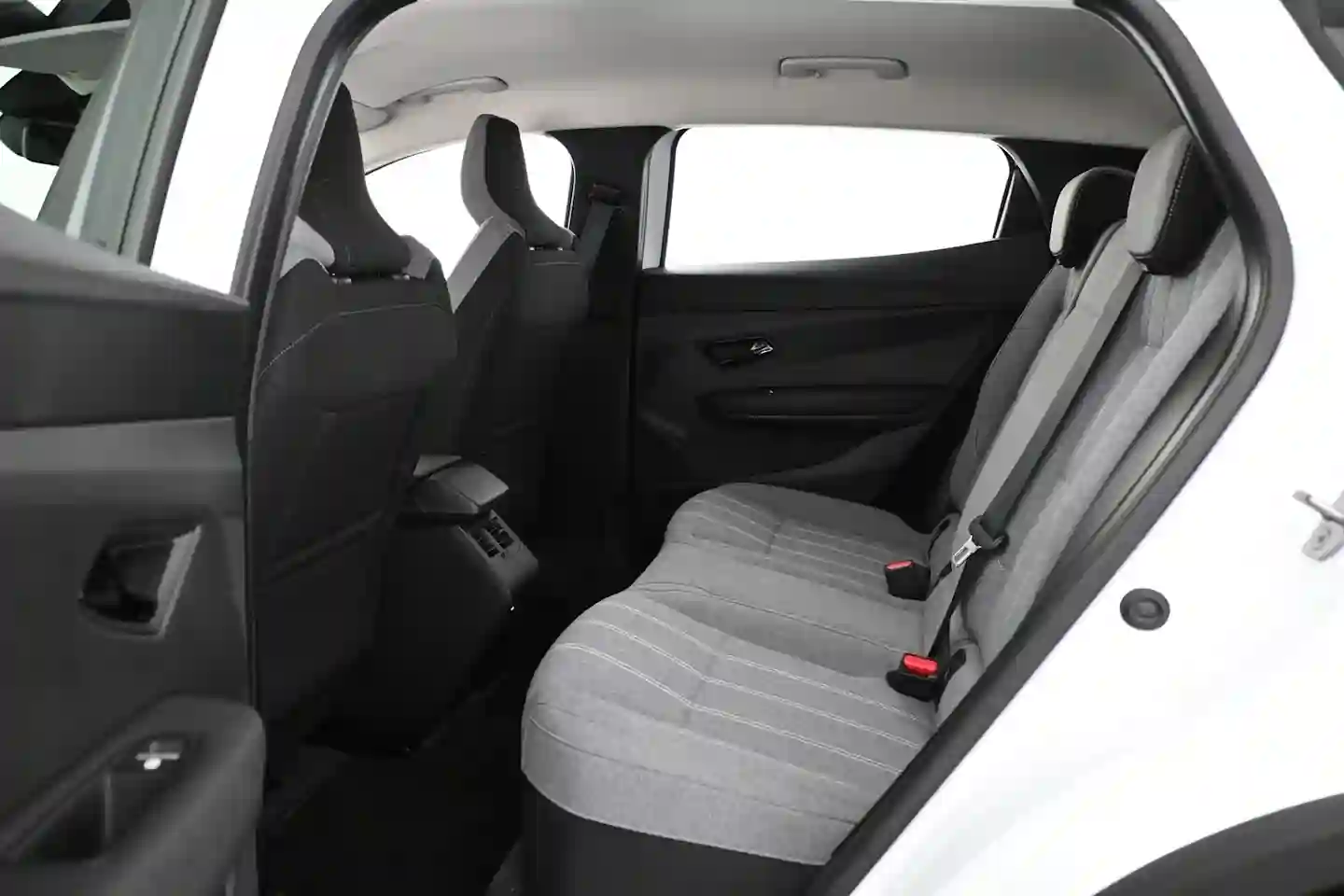 Car Image - 725KKVdHr8xvoeBXhKWeFe