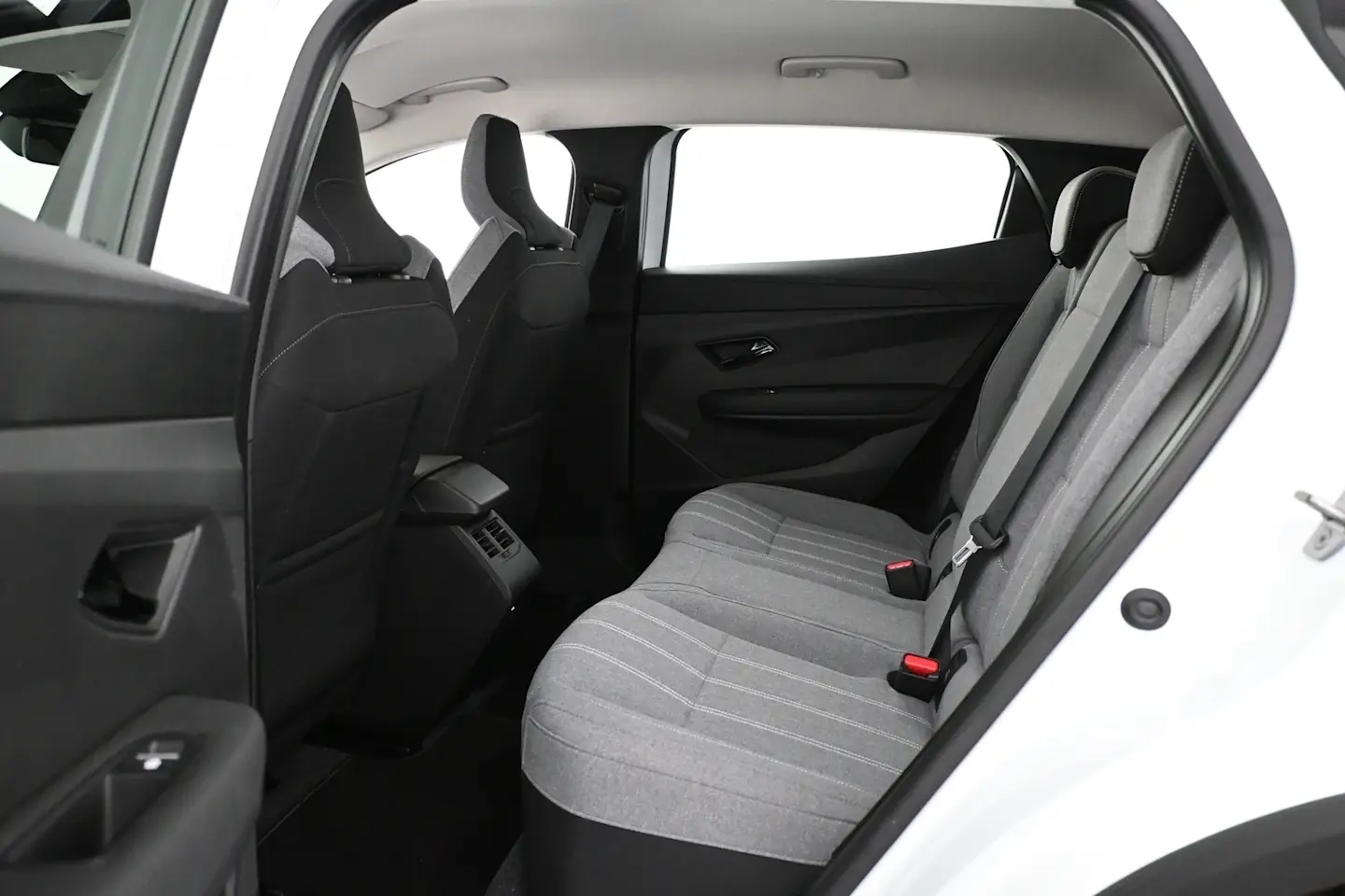 Car Image - 725KKVdHr8xvoeBXhKWeFe