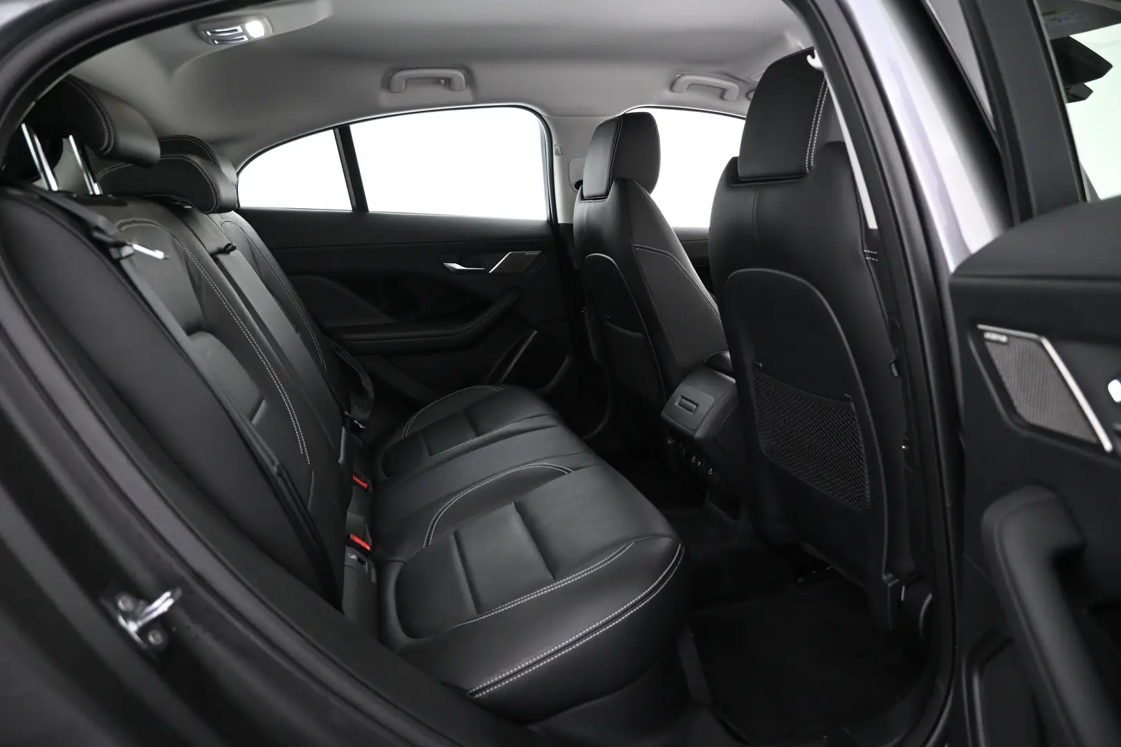 Car Image - 4z8Y2QjsbWZuc8cAdZo3tn