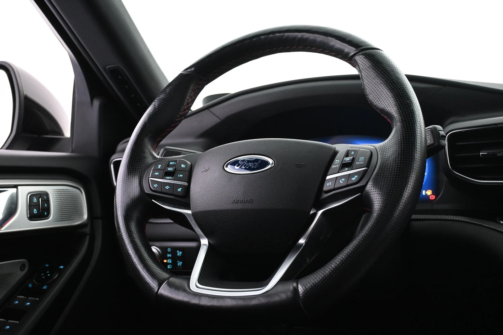 Car Image - 2CHpwiOdDip4zCiEL17fH7