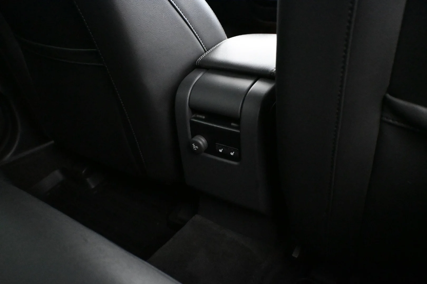 Car Image - 2X1uN0Vn5MOlxiXiwCEFDB