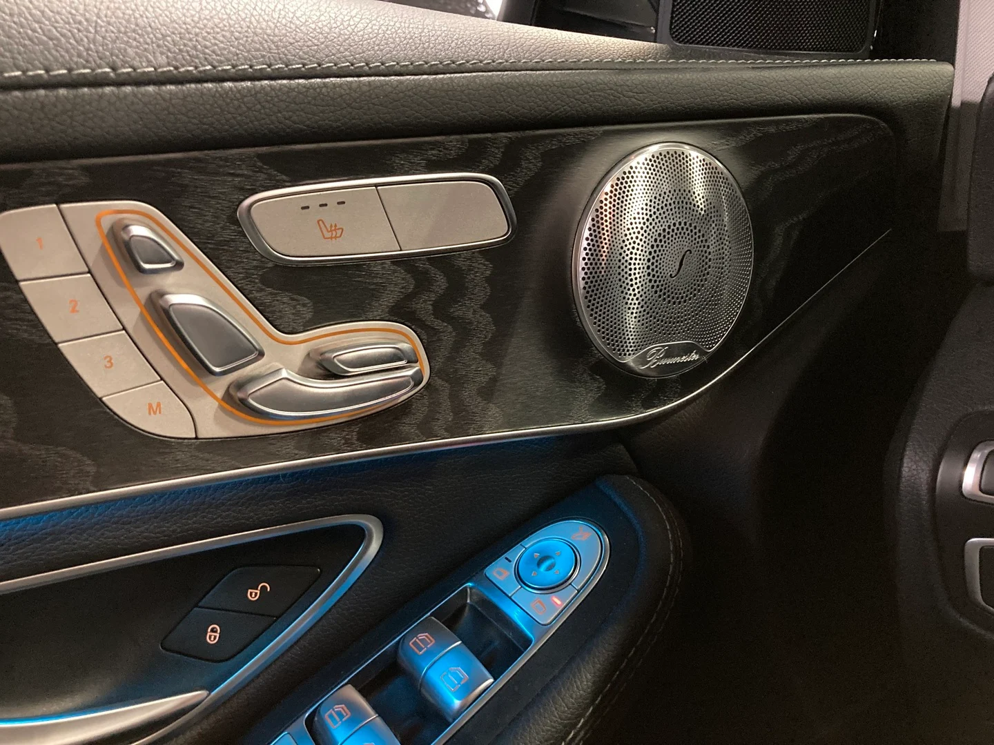 Car Image - 6T4PqdnLq89enbiifdJOVC