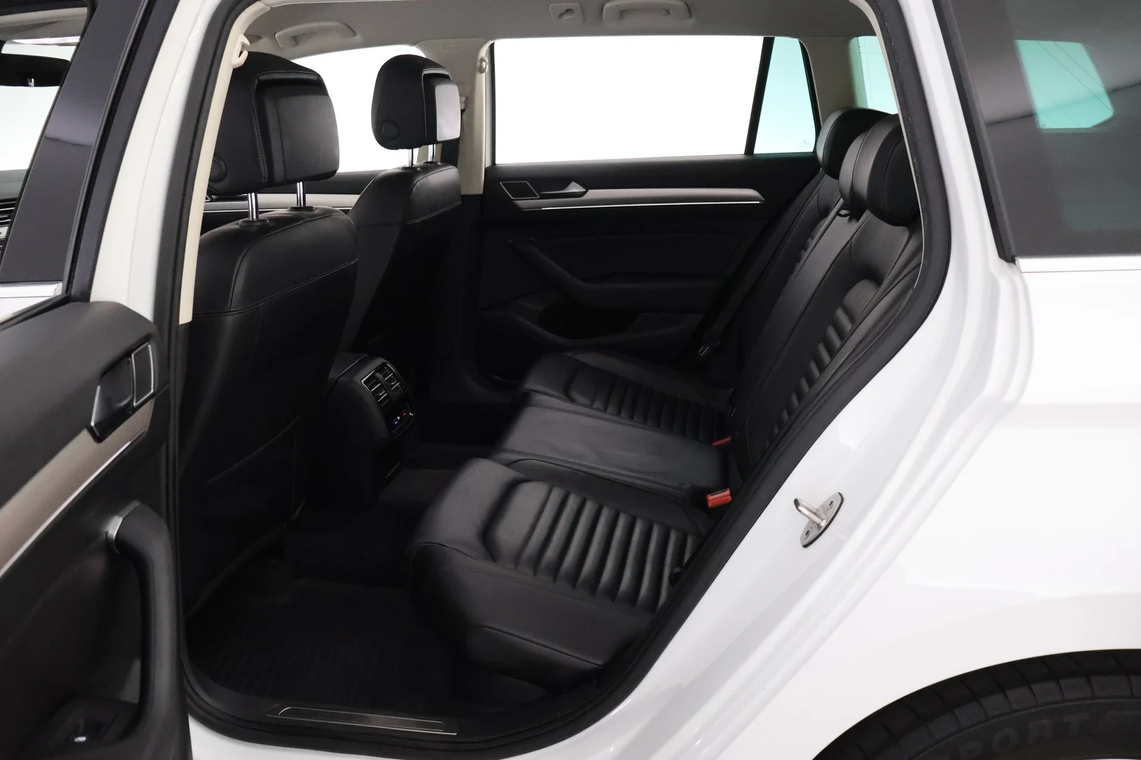 Car Image - 4Fv84qiy65aHX3OS2mg0K3