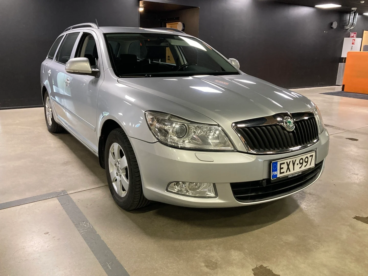 Car Image - 73MaBb674YF7nOKa49ESS3