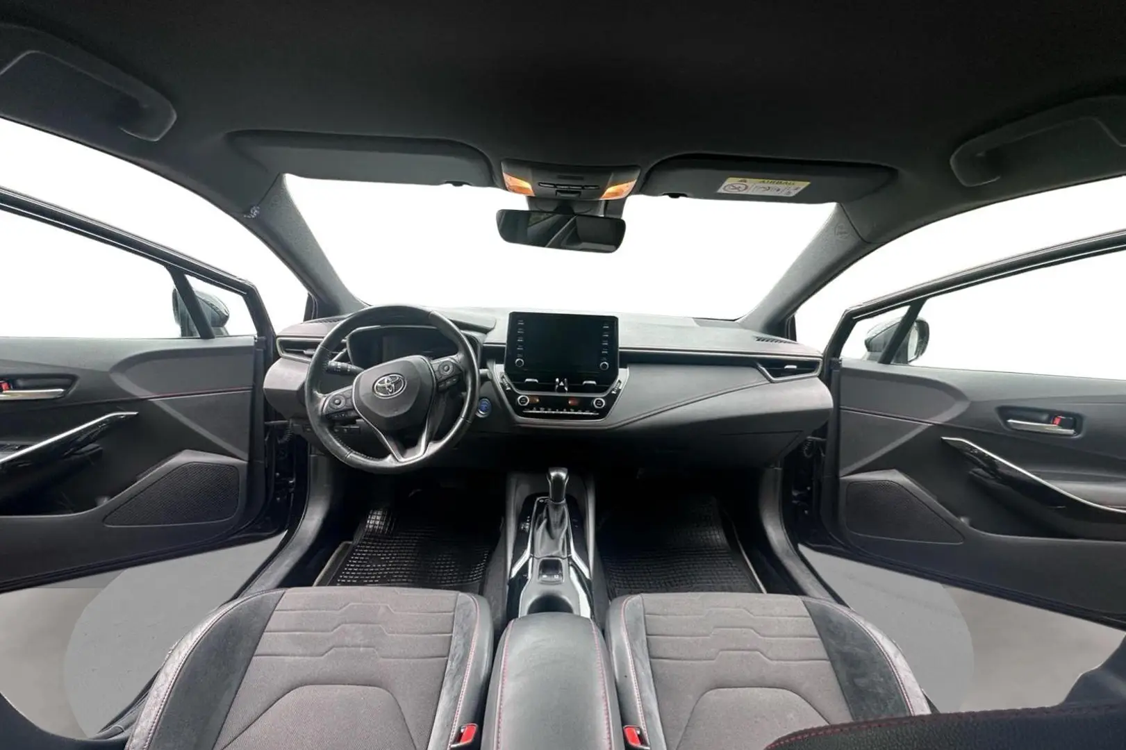 Car Image - 1Vr30HtVO6SFn3jMo4Mguj