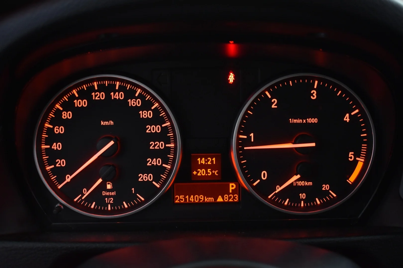 Car Image - 4nBsqiNdIBJt220qY41Tkh