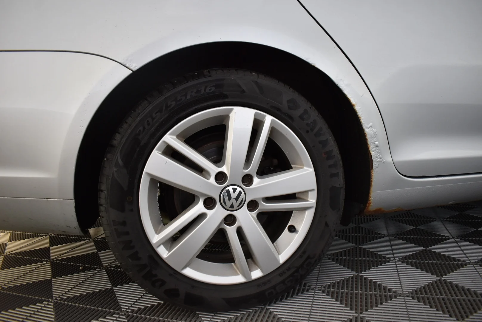 Car Image - tPecNNuE6pGeQL2osxPPP