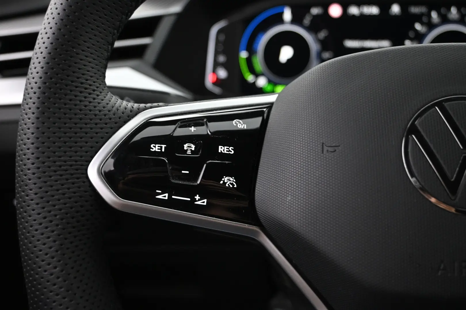 Car Image - 2rgKRgHcE9MeLXeq8mI63L